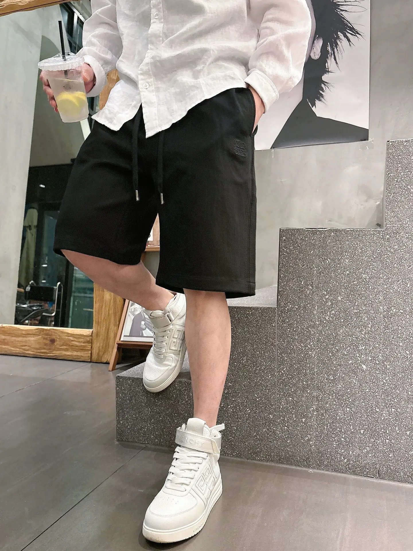 Embroidered Logo Drawstring Shorts D17011437 — view 6
