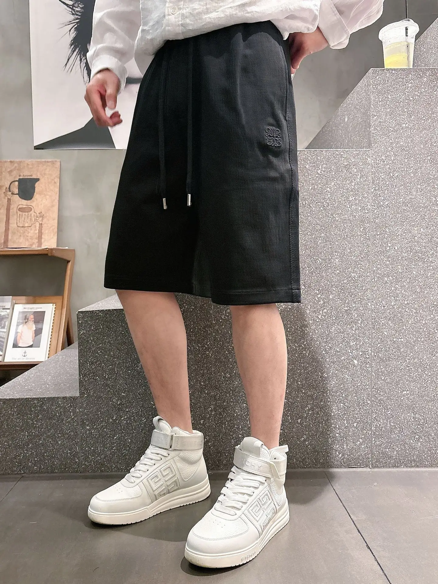 Embroidered Logo Drawstring Shorts D17011437 — view 9