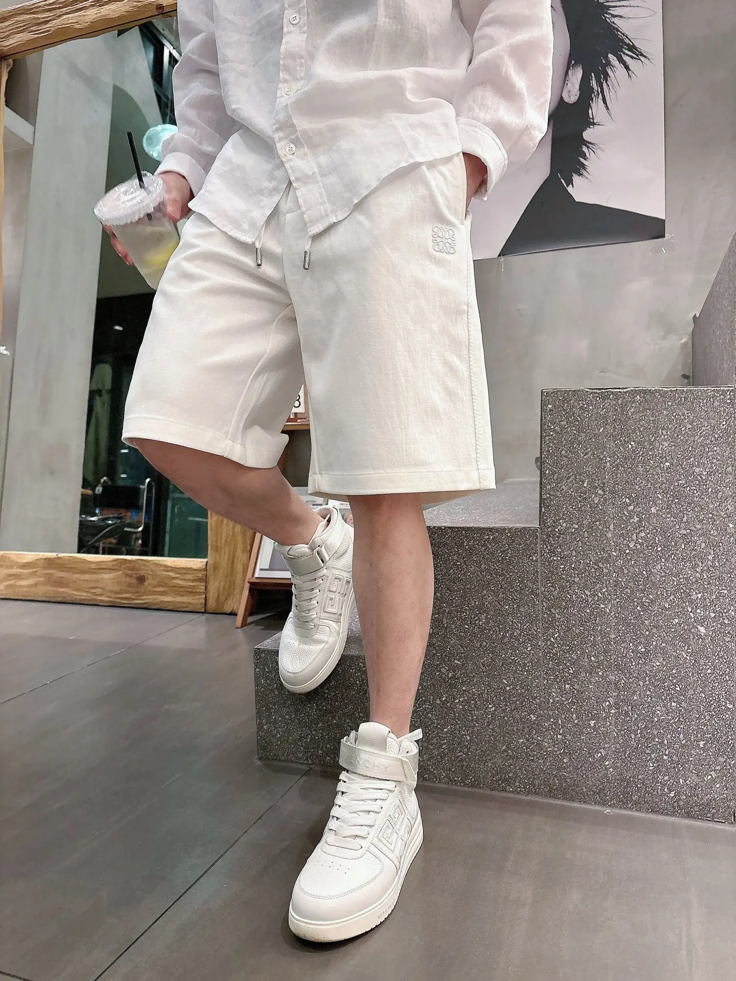 Embroidered Logo Drawstring Shorts D17011436 — view 2