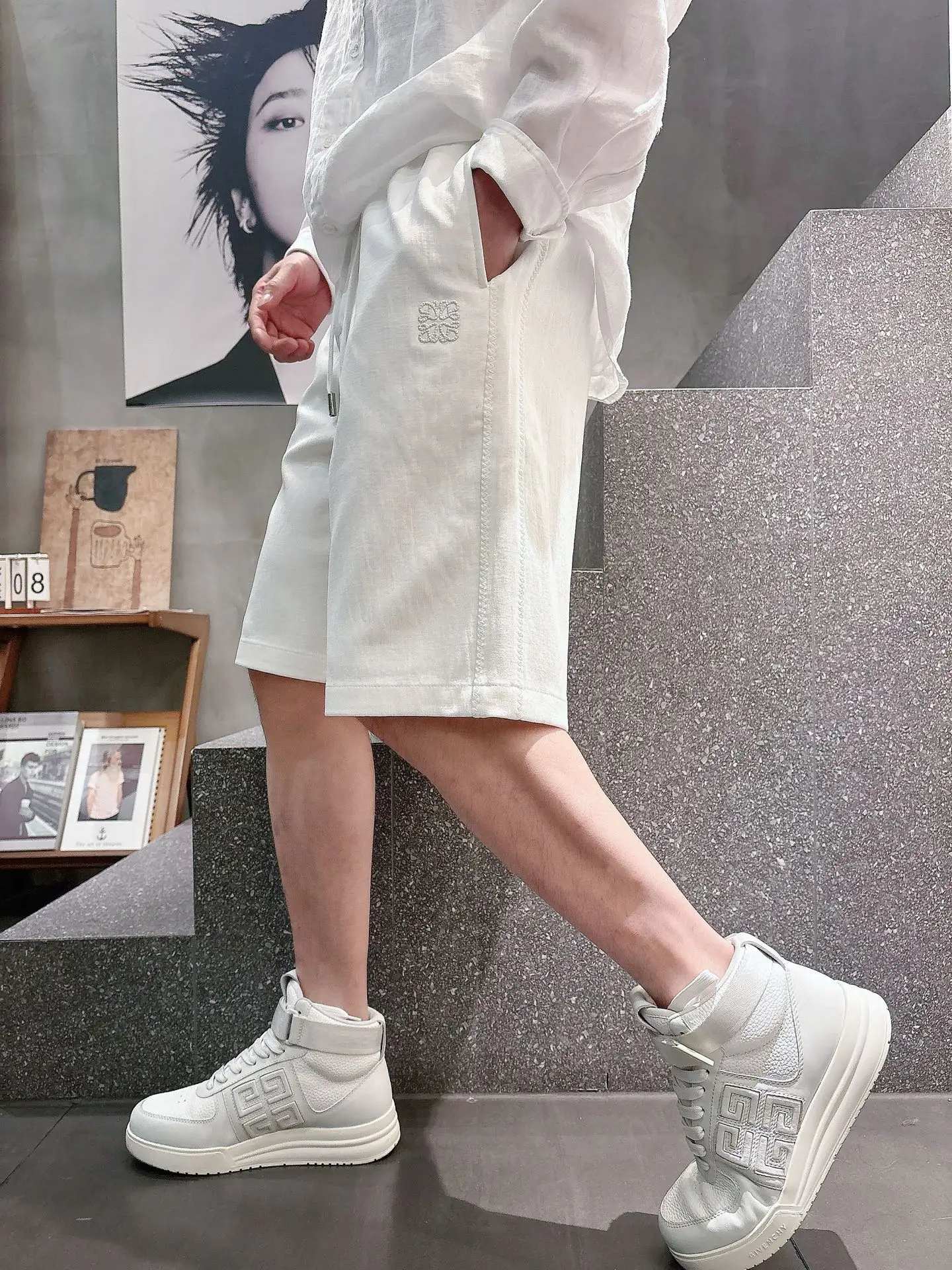 Embroidered Logo Drawstring Shorts D17011436 — view 3