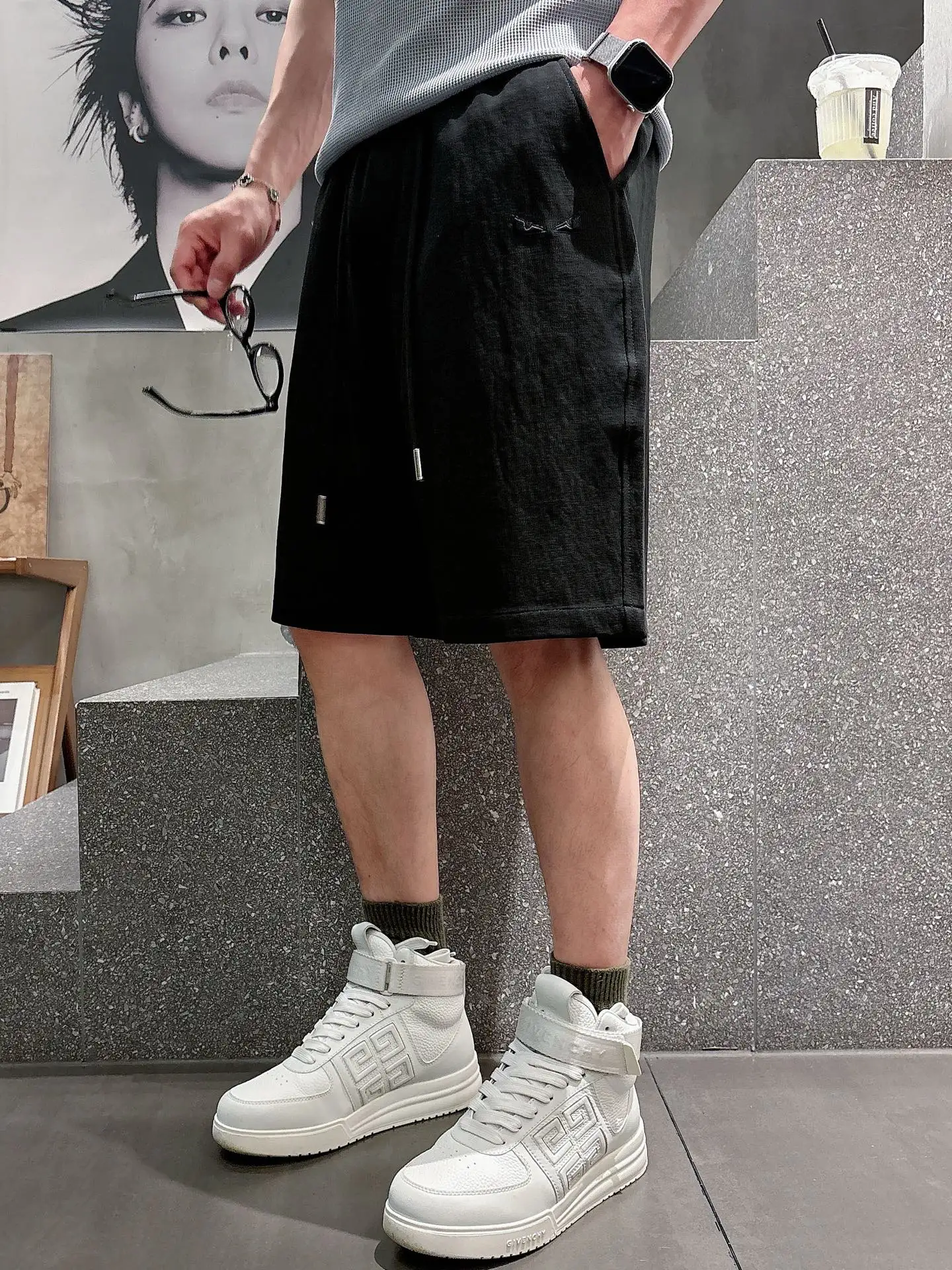Embossed Logo Casual Shorts D17011431 — view 7