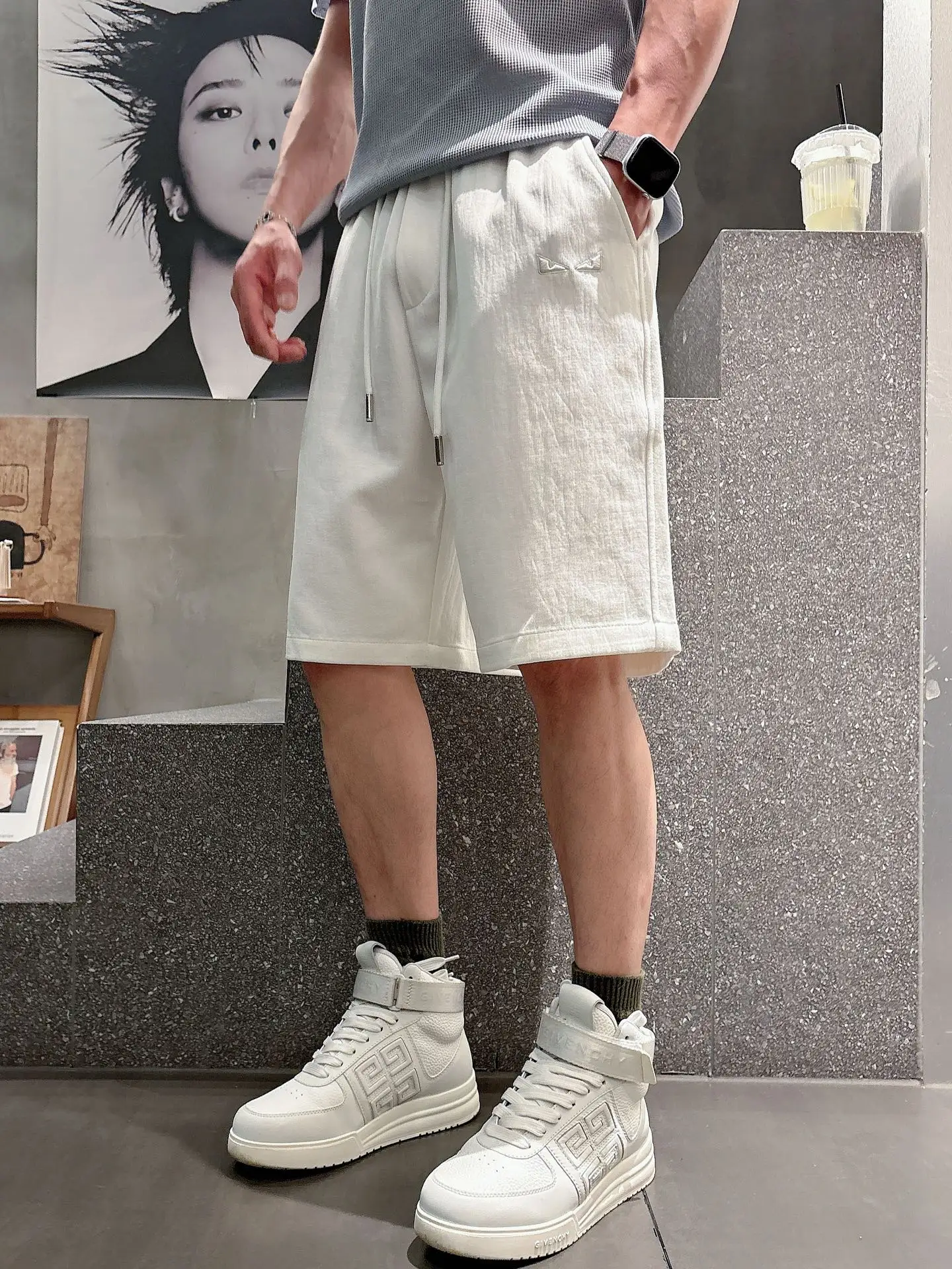 Embroidered Logo Casual Shorts D17011430 — view 3