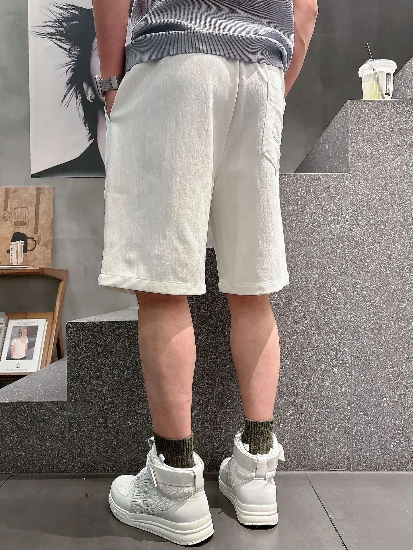 Embroidered Logo Casual Shorts D17011430 — view 4