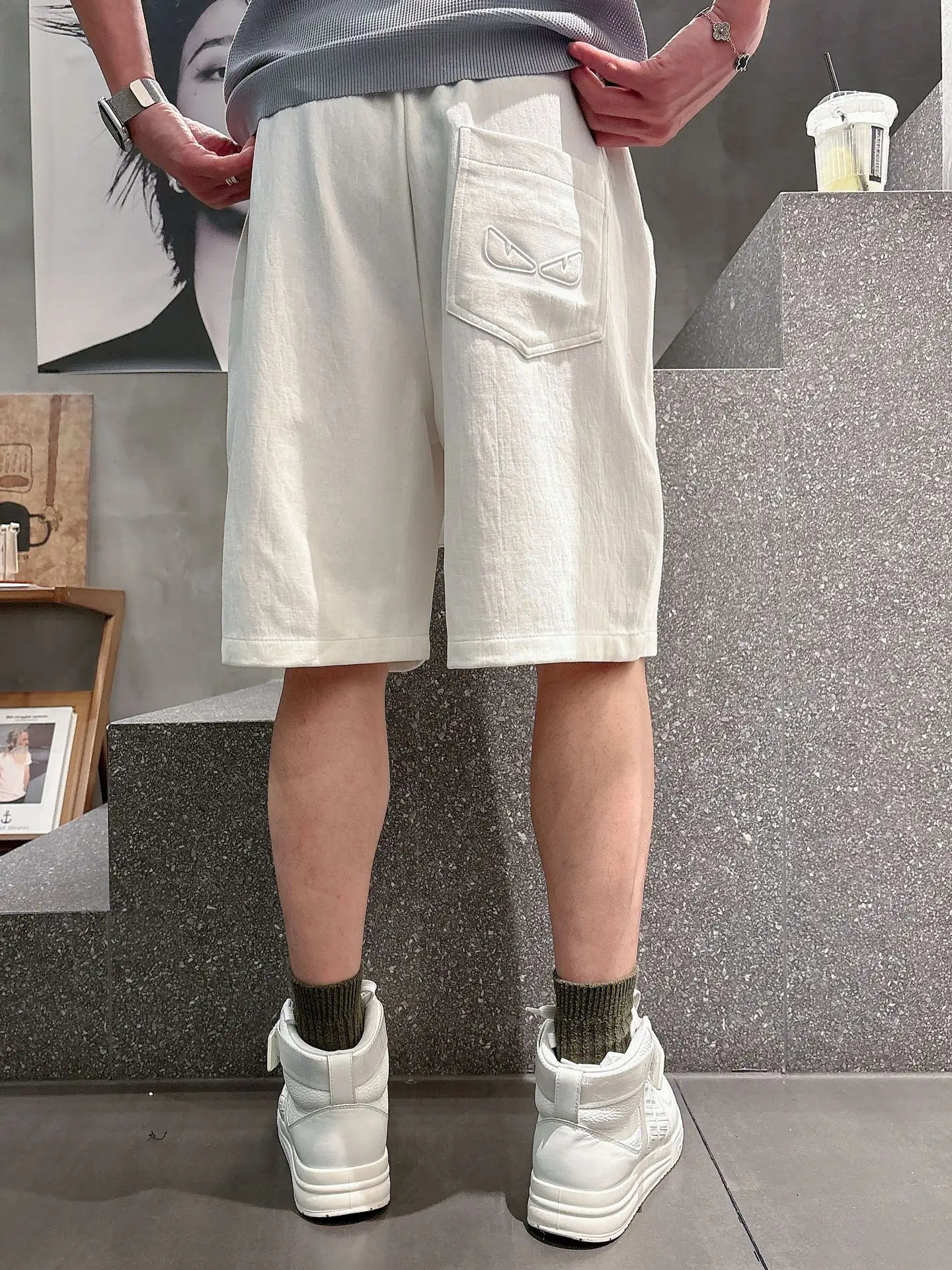 Embroidered Logo Casual Shorts D17011430 — view 6