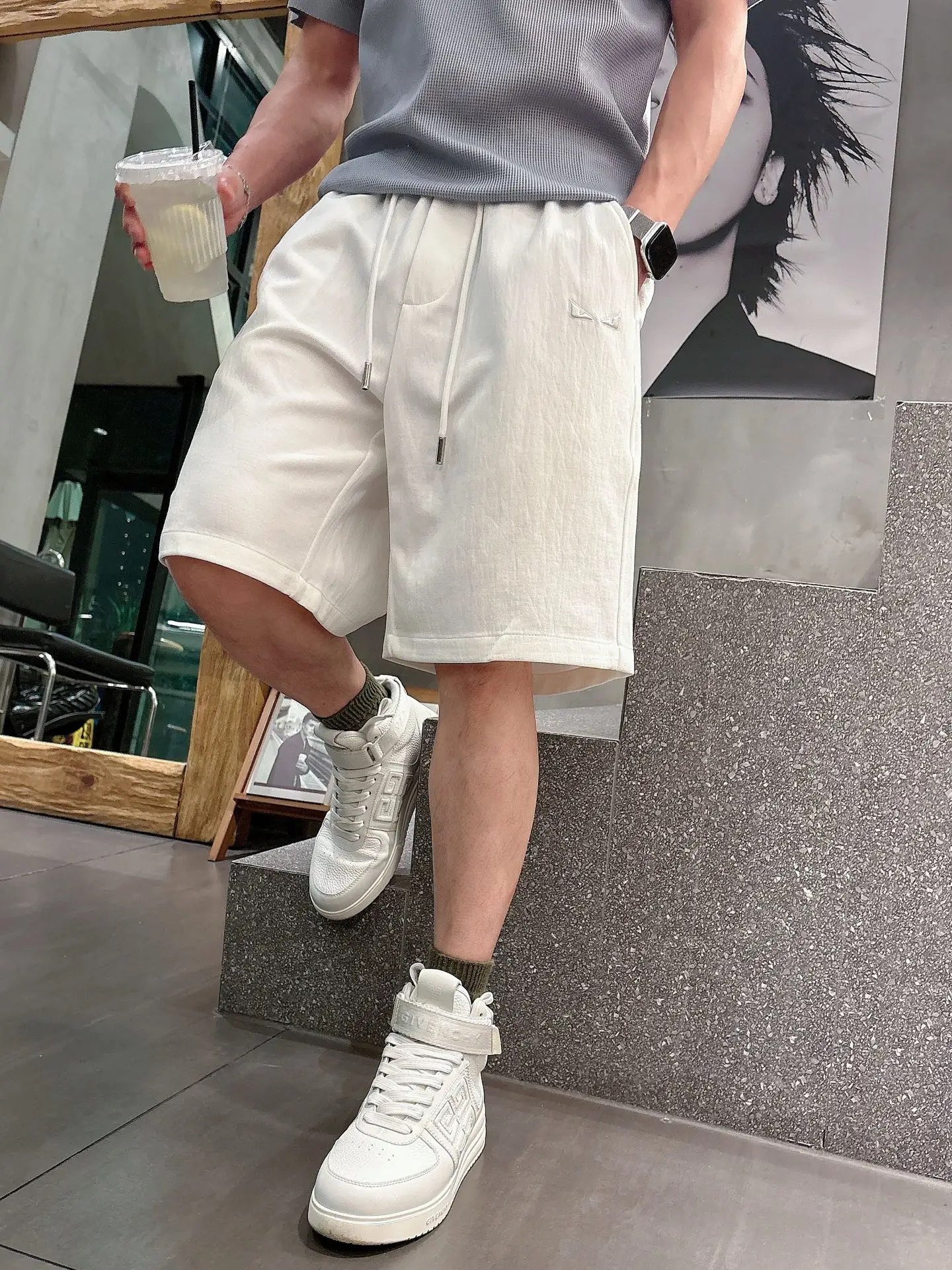 Embroidered Logo Casual Shorts D17011430 — view 7