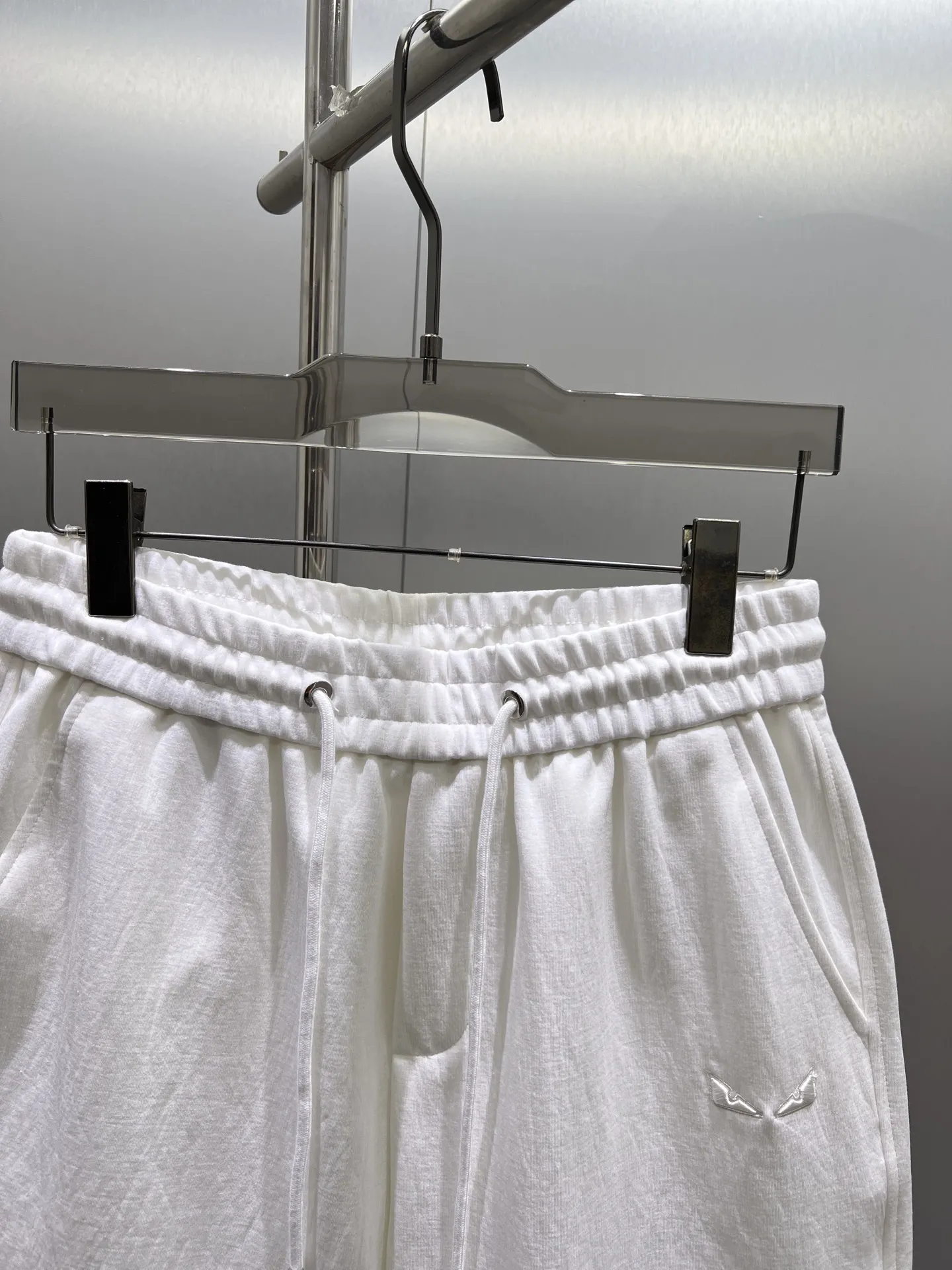 Embroidered Logo Drawstring Shorts D20012406 — view 3