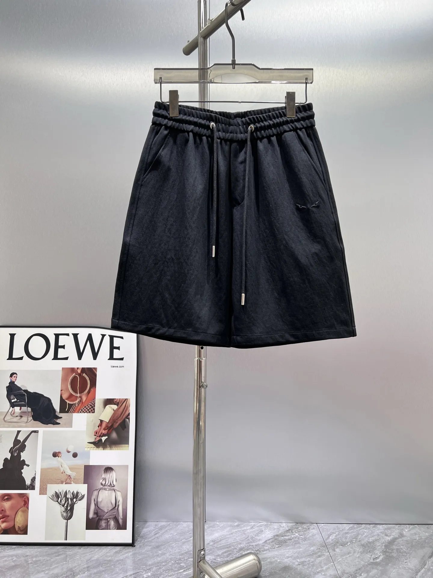 Embroidered Logo Drawstring Casual Shorts D20012407