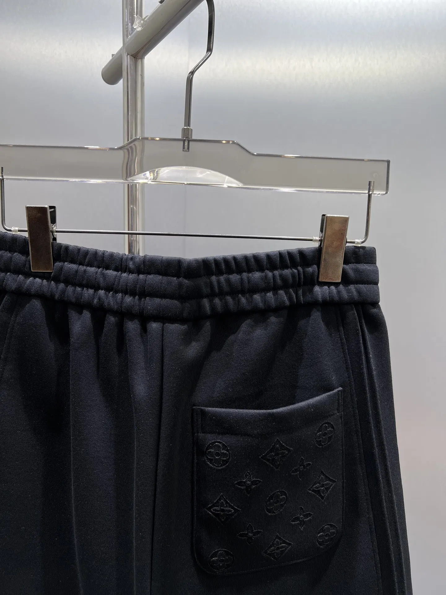 Embroidered Logo Drawstring Sweat Shorts D18011413 — view 8