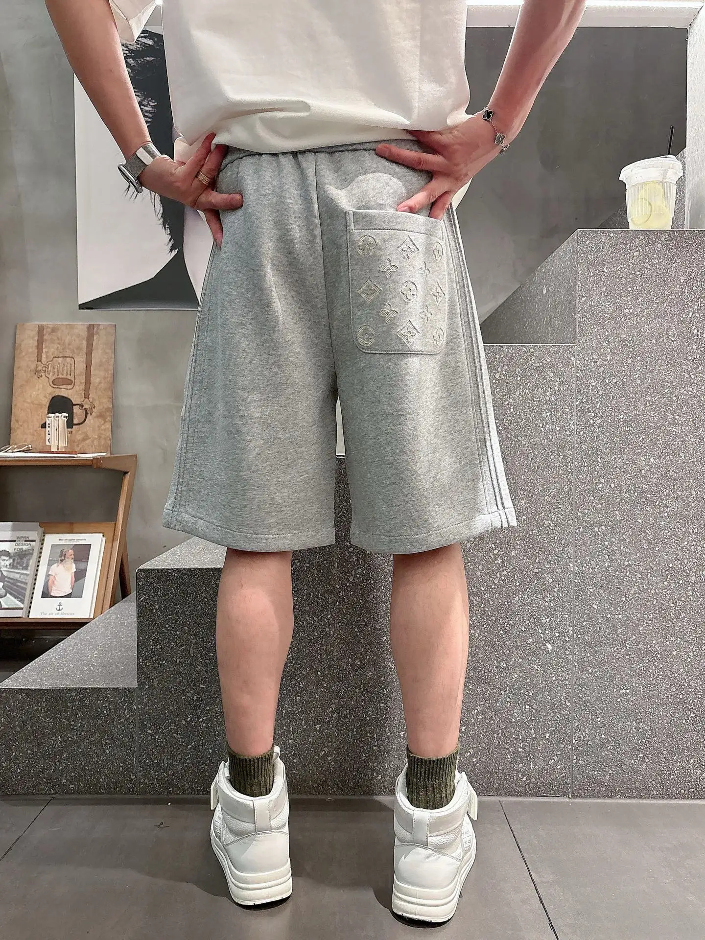 Embroidered Logo Jersey Shorts D18011428 — view 2