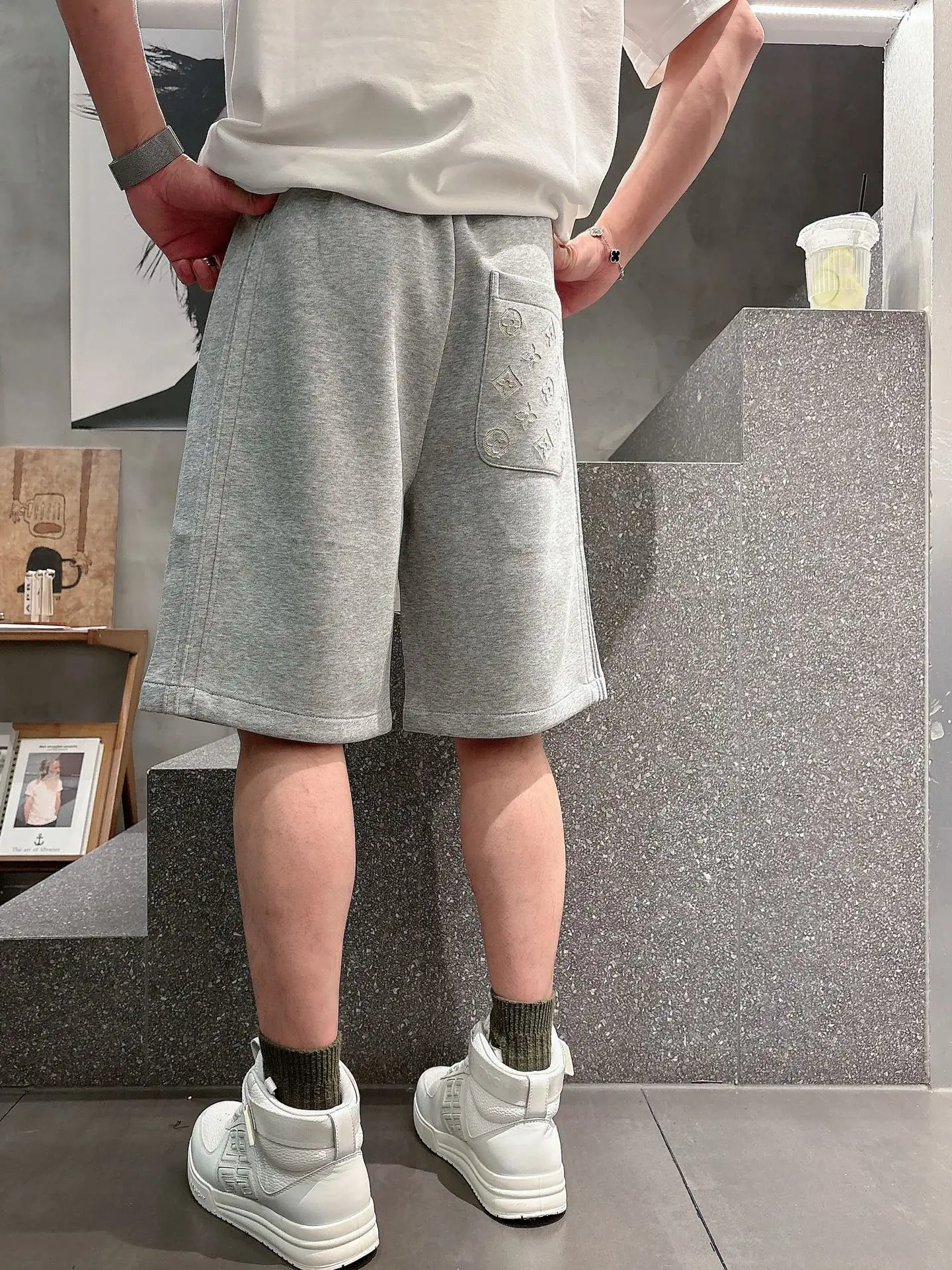 Embroidered Logo Jersey Shorts D18011428 — view 6