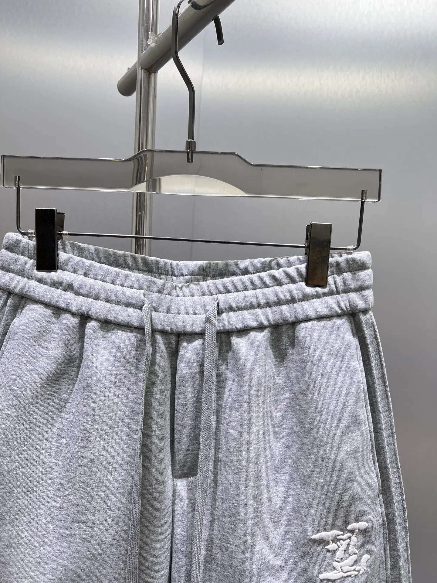 Embroidered Logo Jersey Sweat Shorts D18011414 — view 3