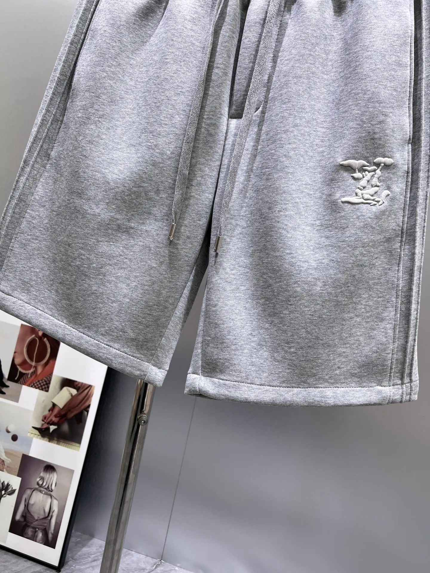 Embroidered Logo Jersey Sweat Shorts D18011414 — view 5