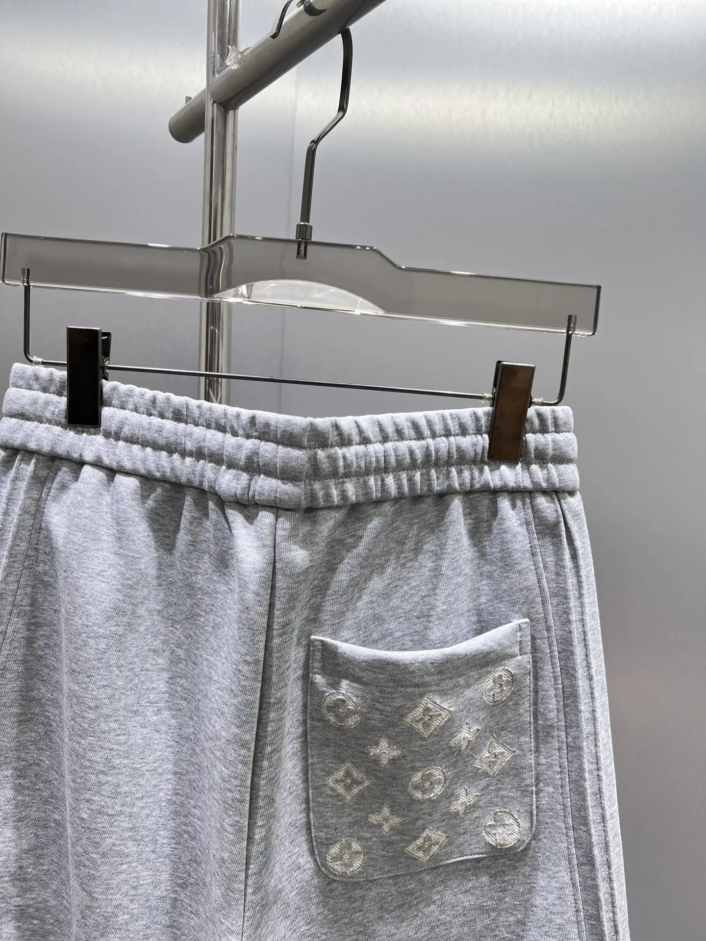 Embroidered Logo Jersey Sweat Shorts D18011414 — view 7