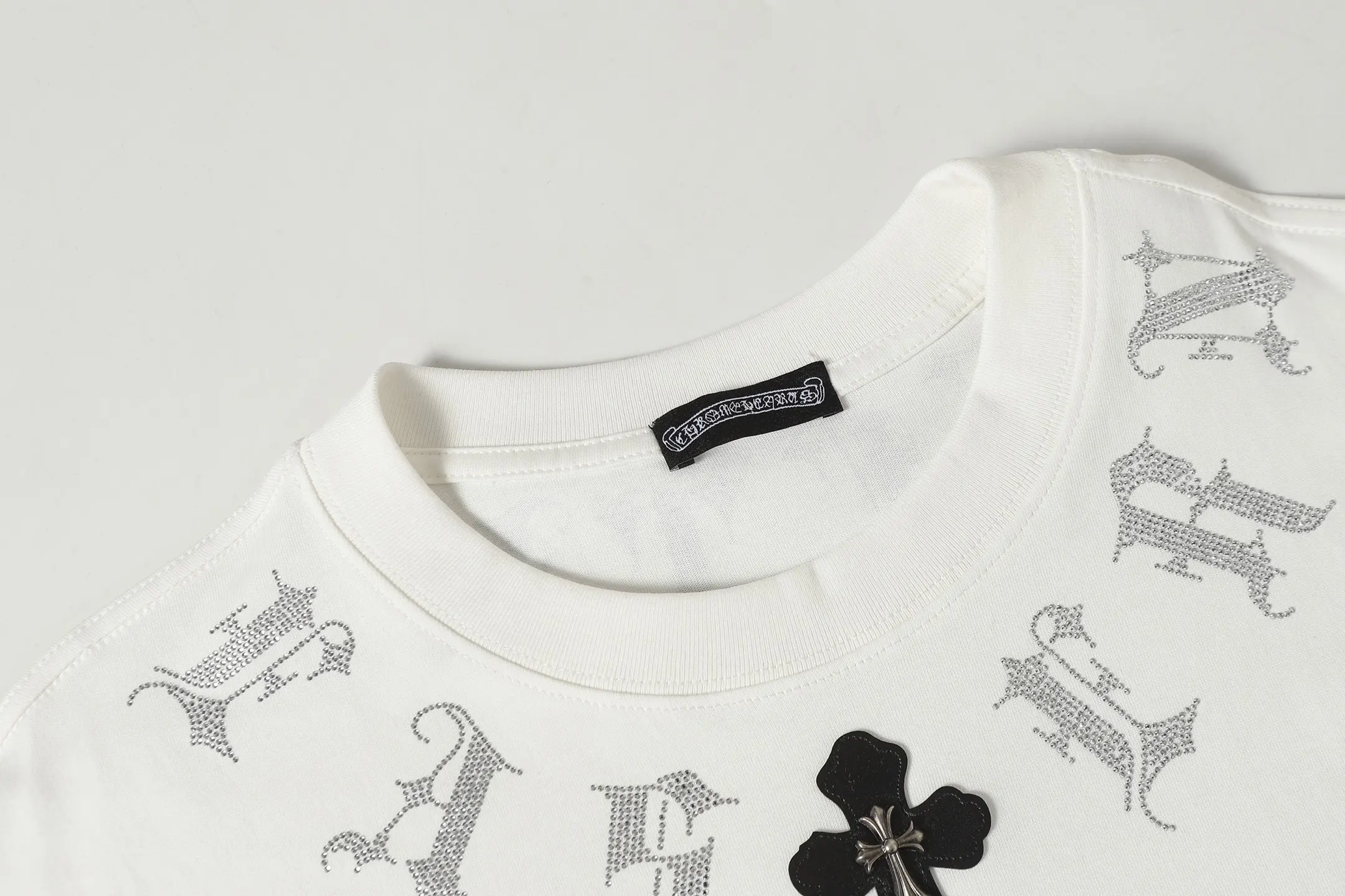 Rhinestone Gothic Script Cotton T-Shirt D10013926 — view 4