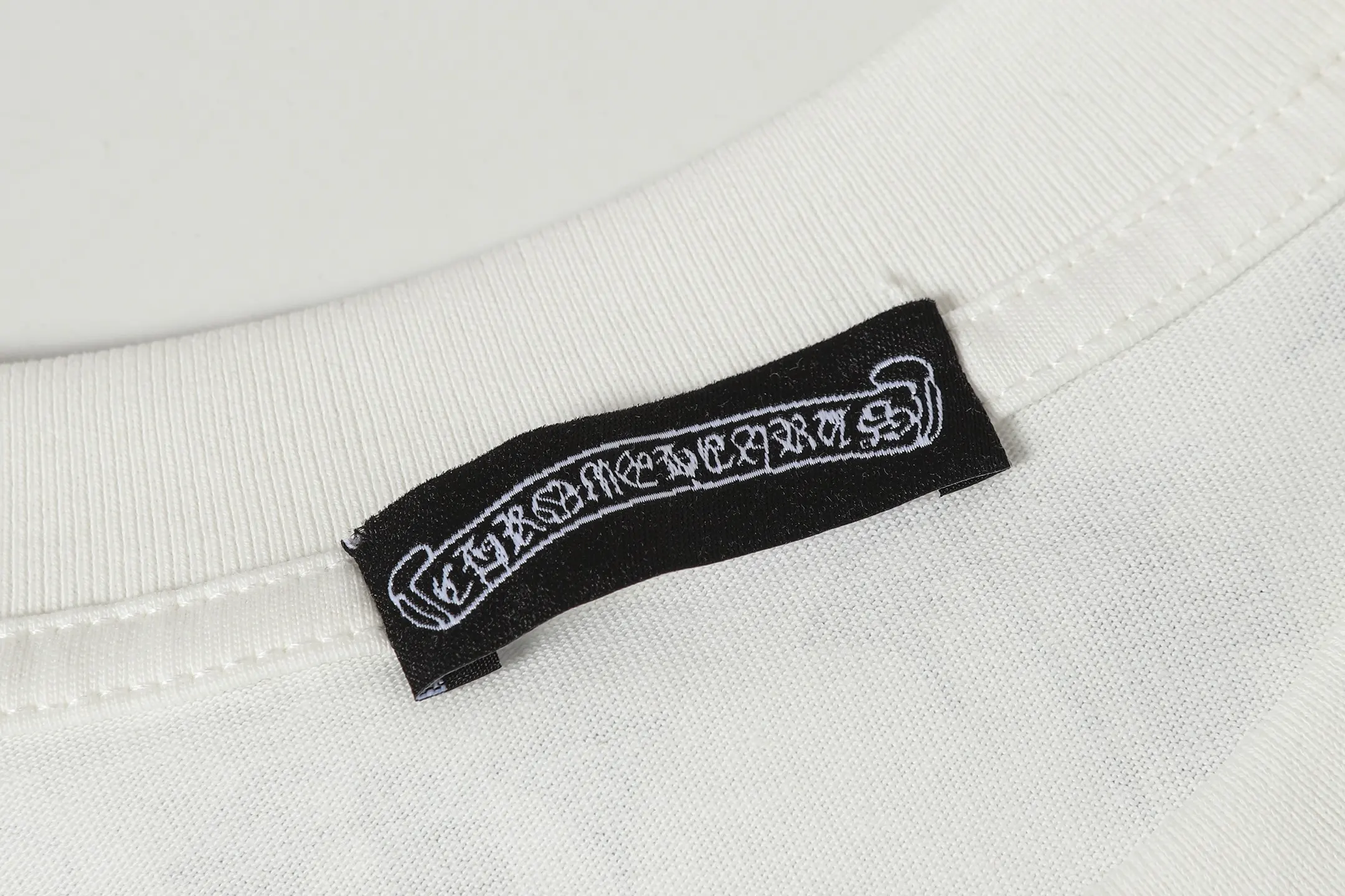 Rhinestone Gothic Script Cotton T-Shirt D10013926 — view 5