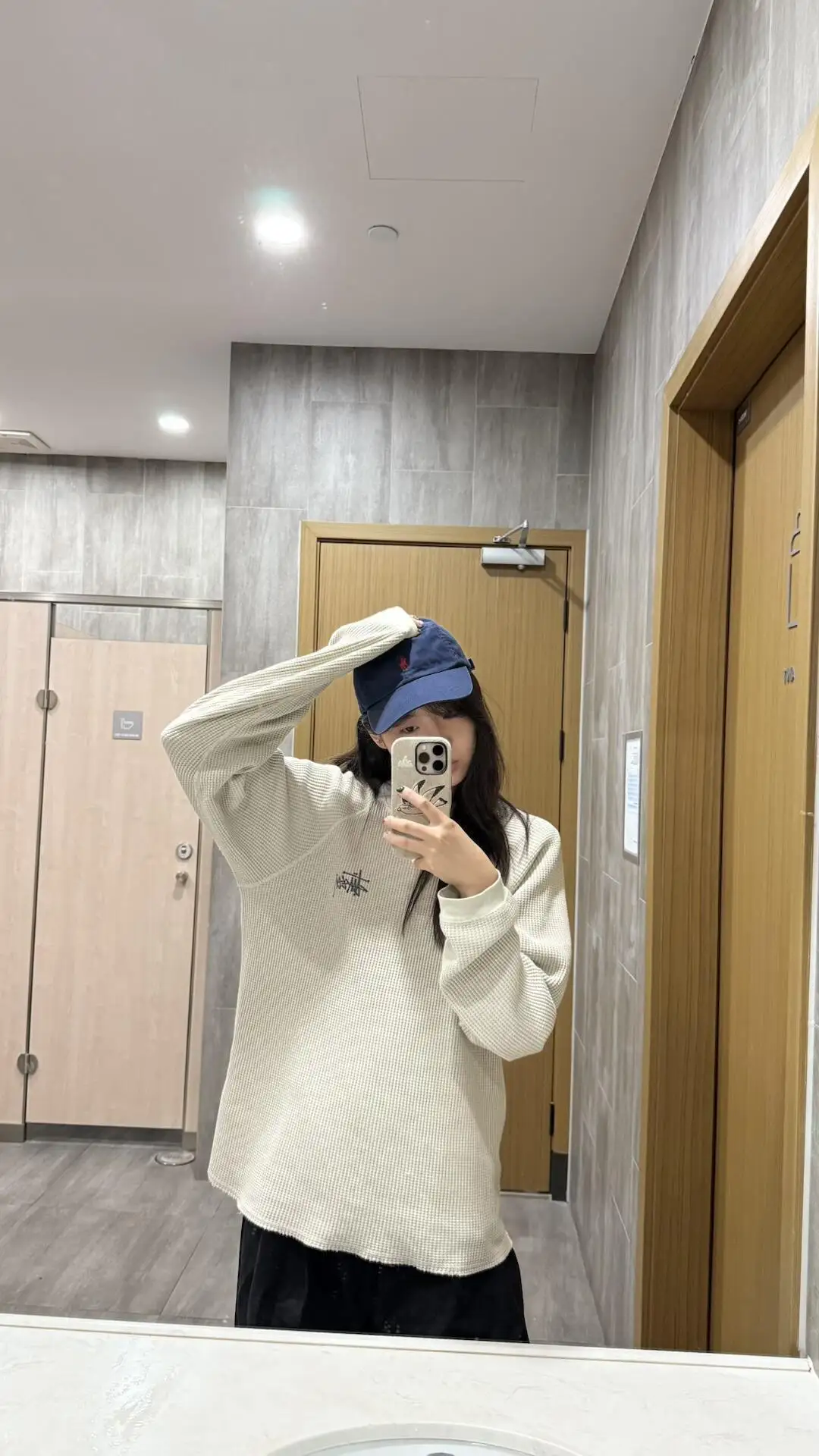 Waffle-Knit Enzyme-Washed Long Sleeve Top D16524987 — view 17