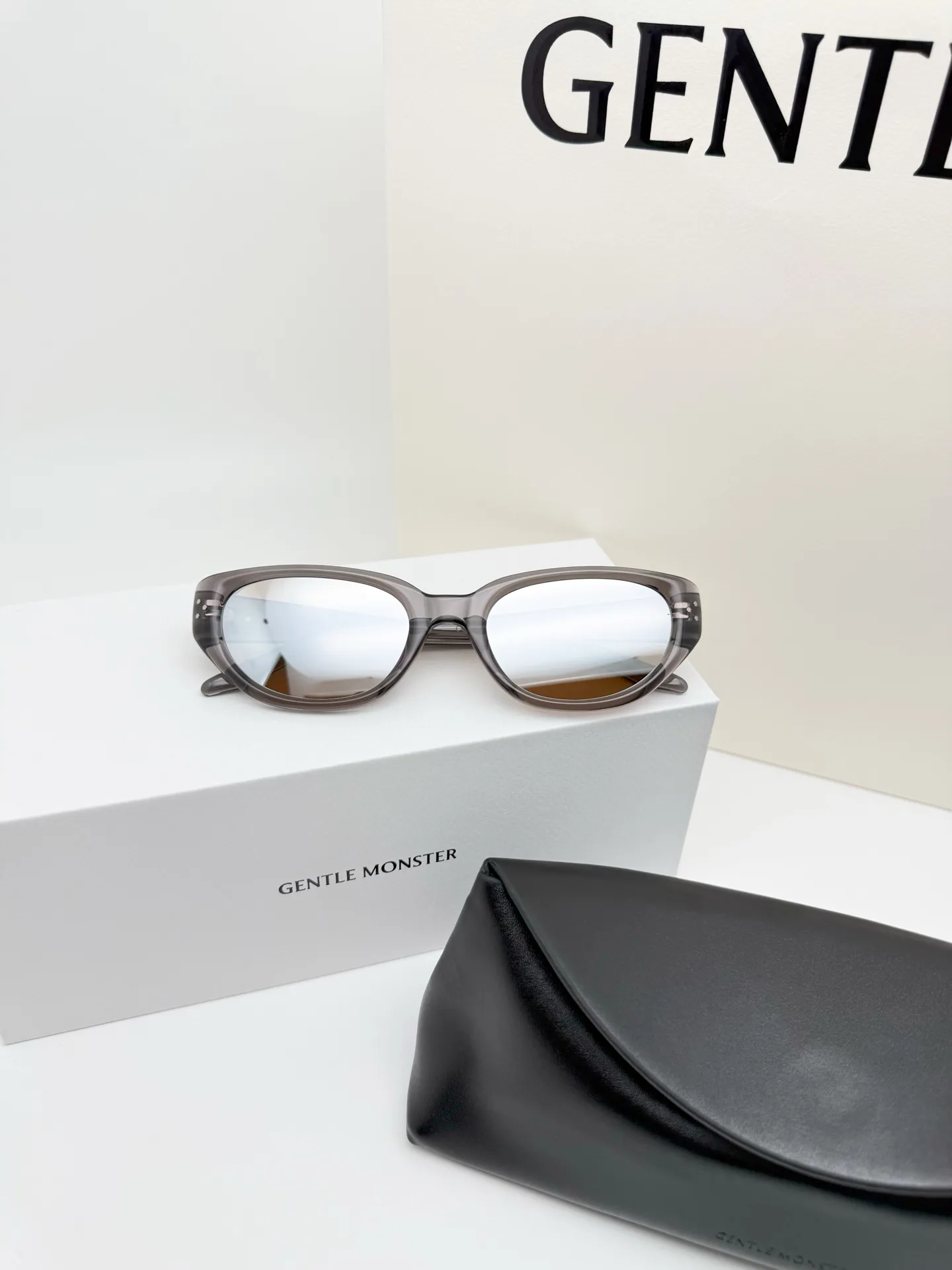 GM BONI Cat-Eye Sunglasses D34017762 — view 3
