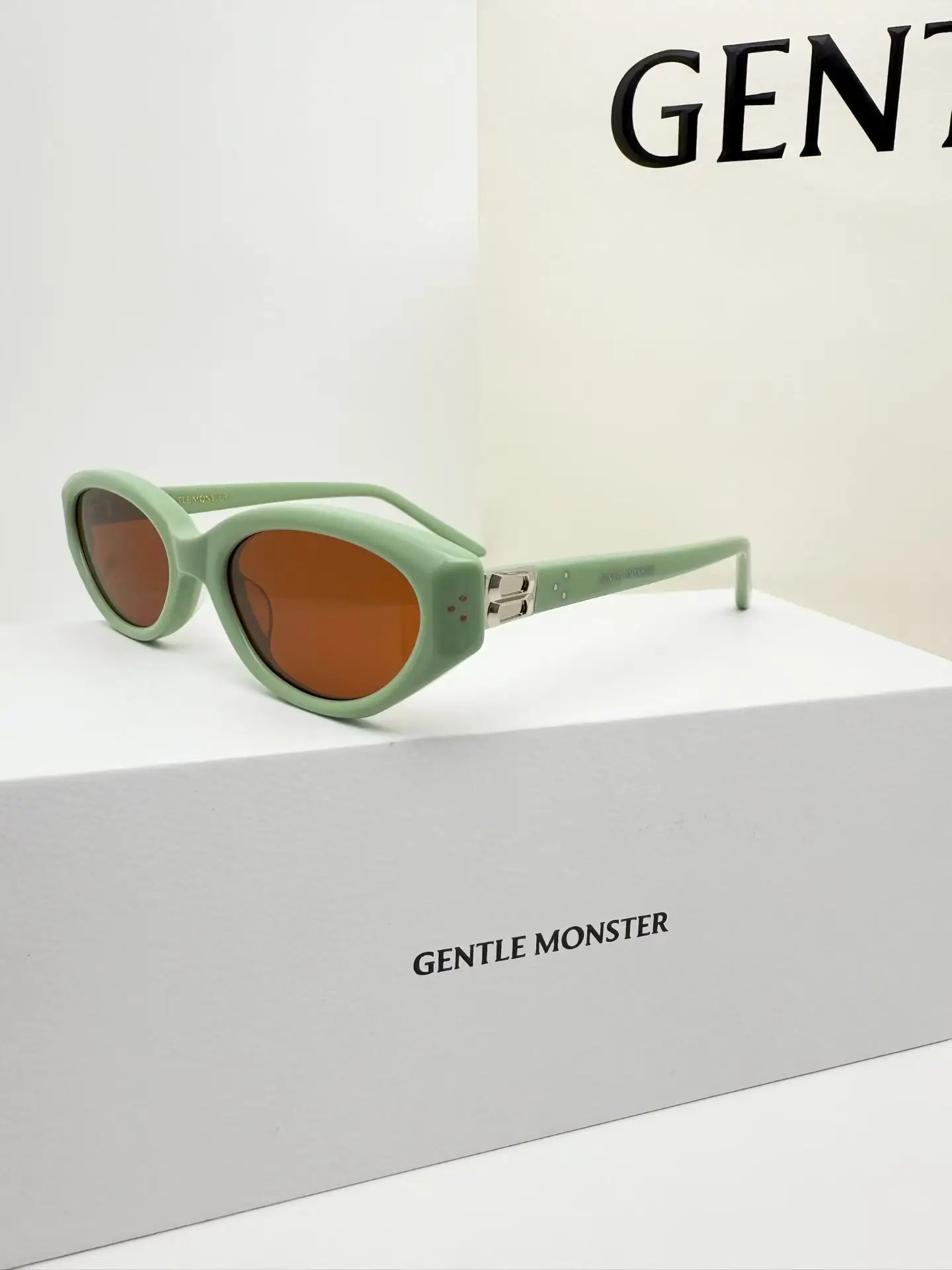 Vanilla Cat-Eye Acetate Sunglasses D34017766