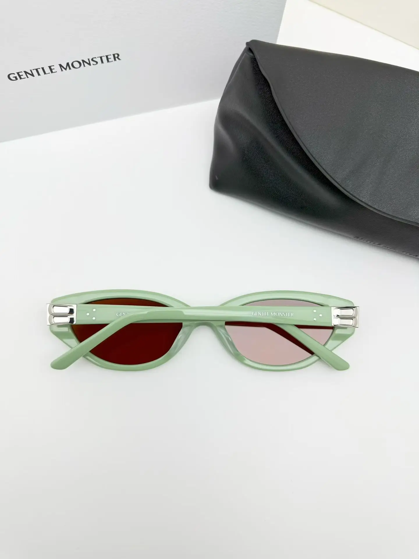 Vanilla Cat-Eye Acetate Sunglasses D34017766 — view 6