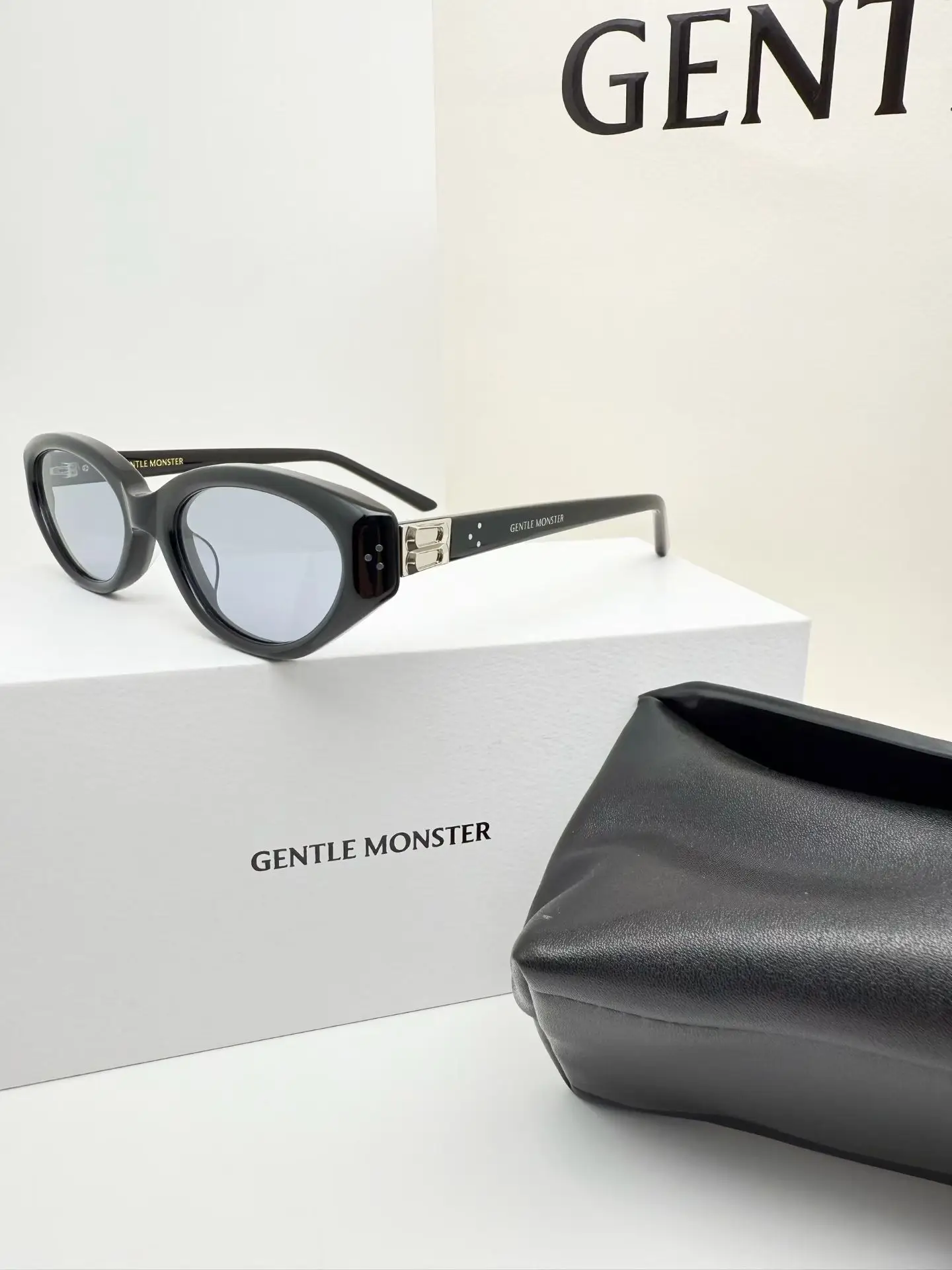 GM Vanilla Cat-Eye Sunglasses D34017768