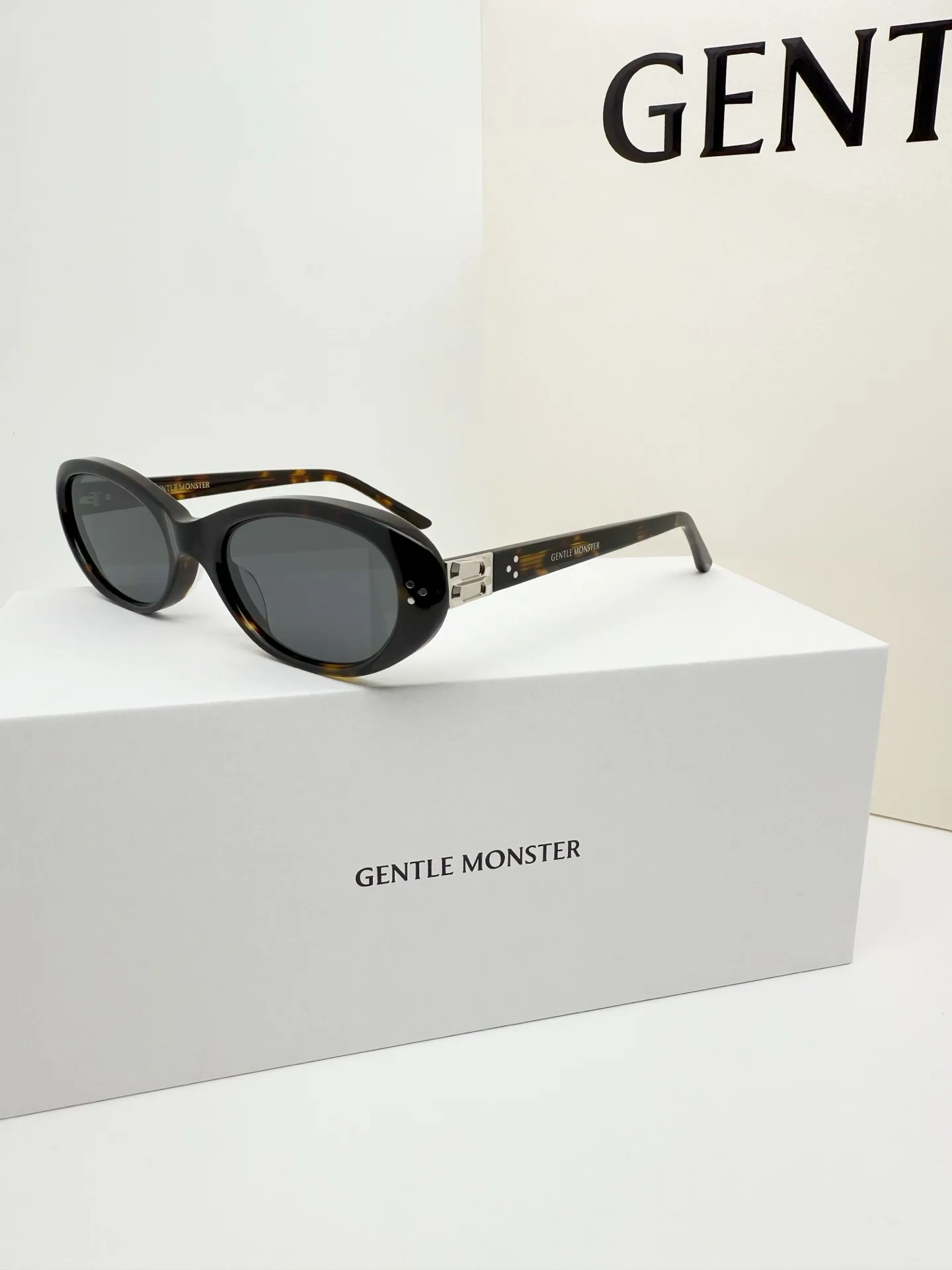 GM Cinnamon Cat-Eye Sunglasses D34017759