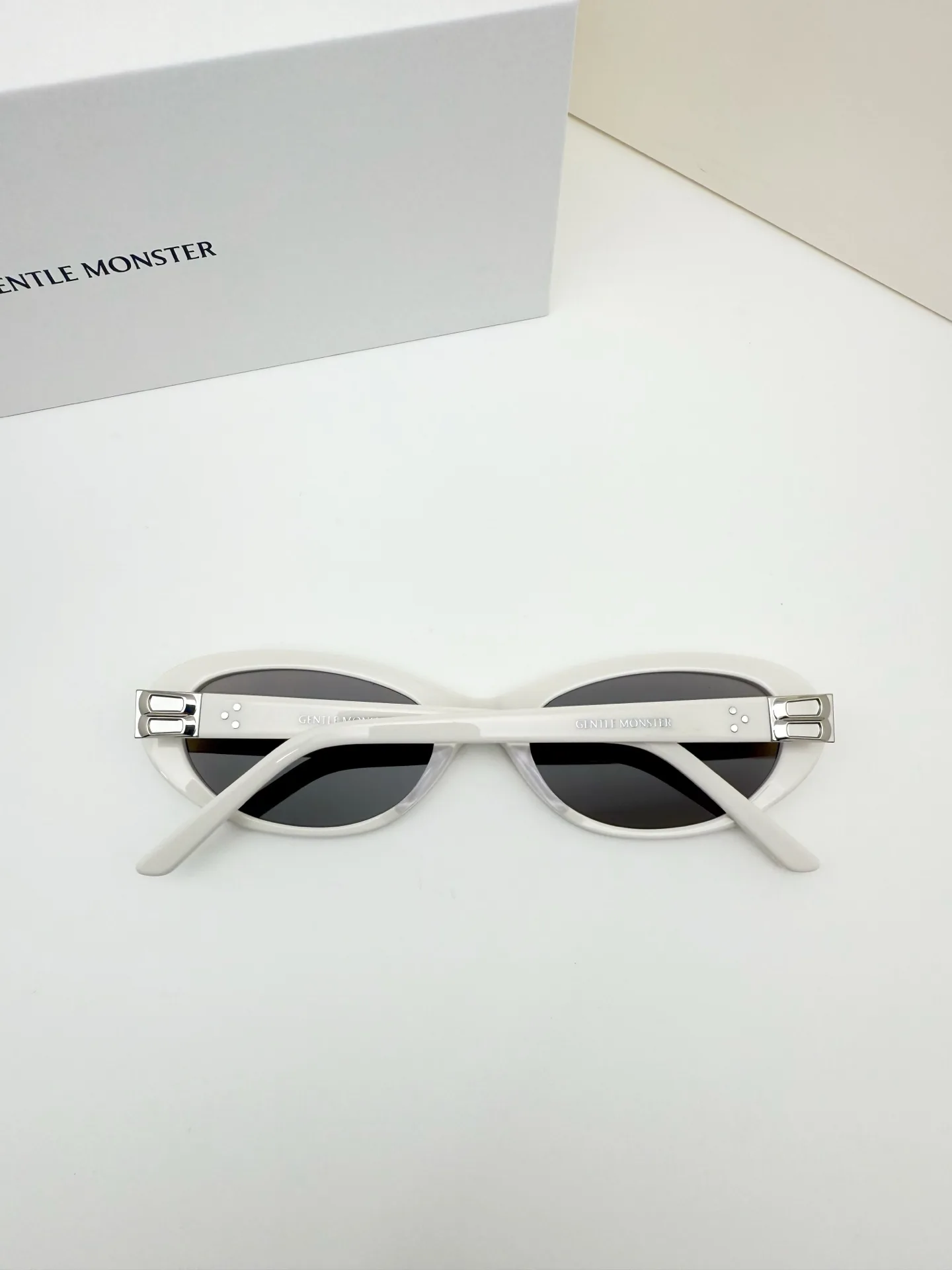 GM Cinnamon Cat-Eye Sunglasses D34017758 — view 6