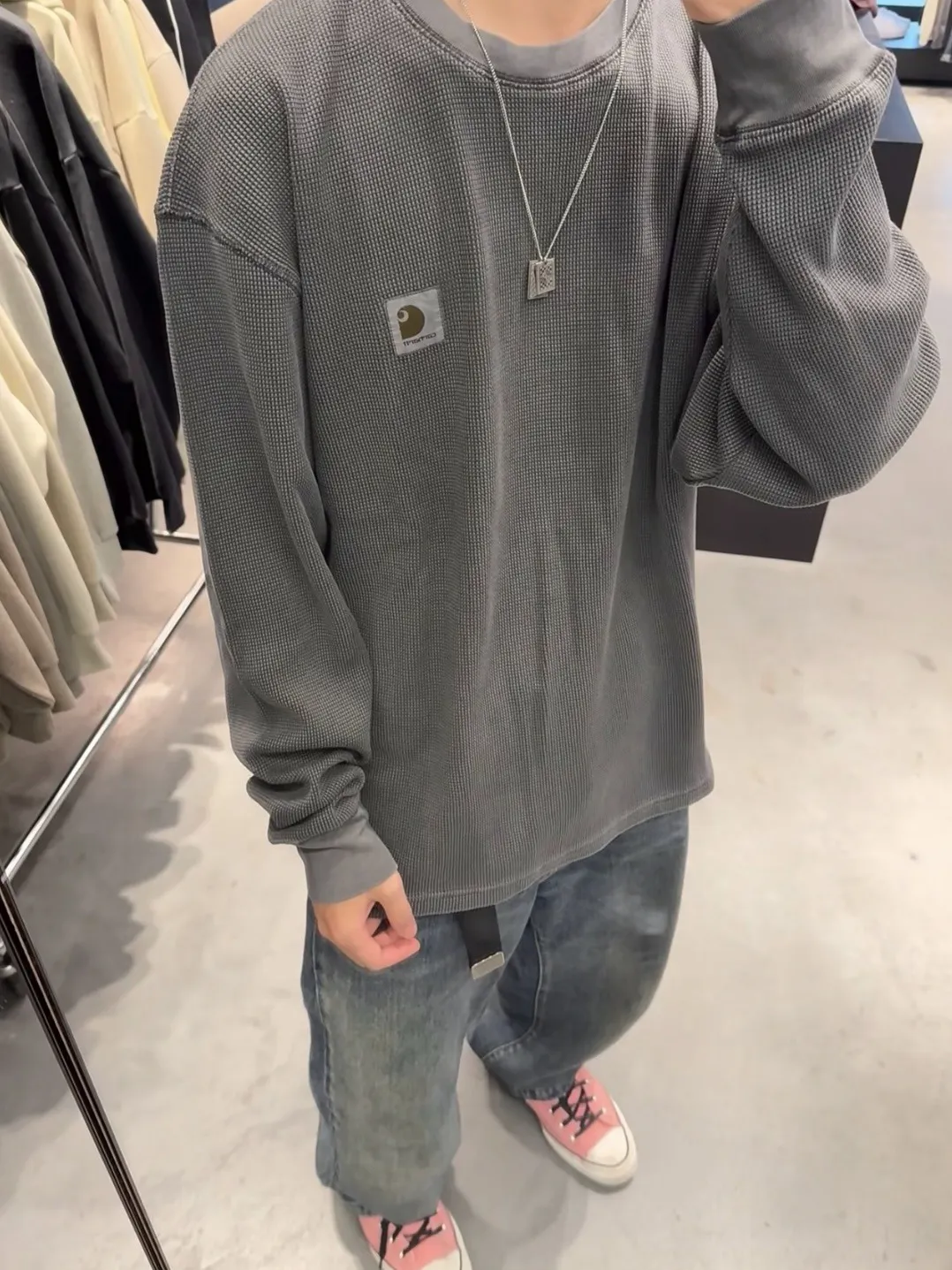 Enzyme-Washed Waffle Knit Long-Sleeve T-Shirt D13524984 — view 11