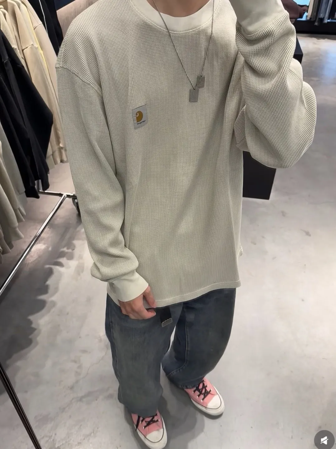 Enzyme-Washed Waffle Knit Long-Sleeve T-Shirt D13524984 — view 12