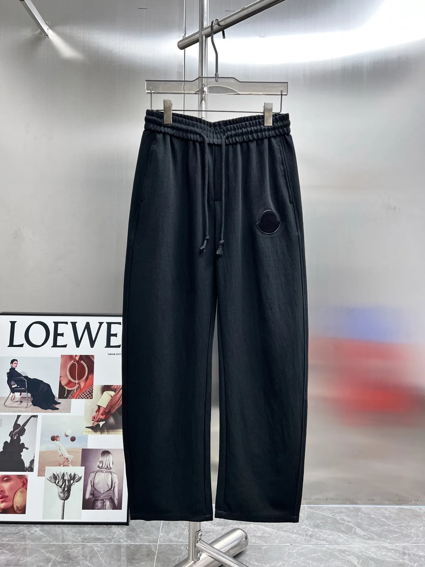 Moncler Logo-Patch Straight-Leg Trousers D22514652