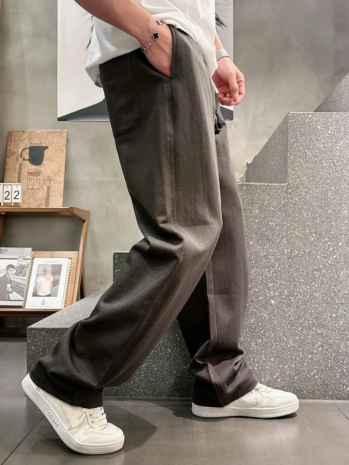 Moncler Logo-Patch Straight-Leg Sweatpants D22514664 — view 4