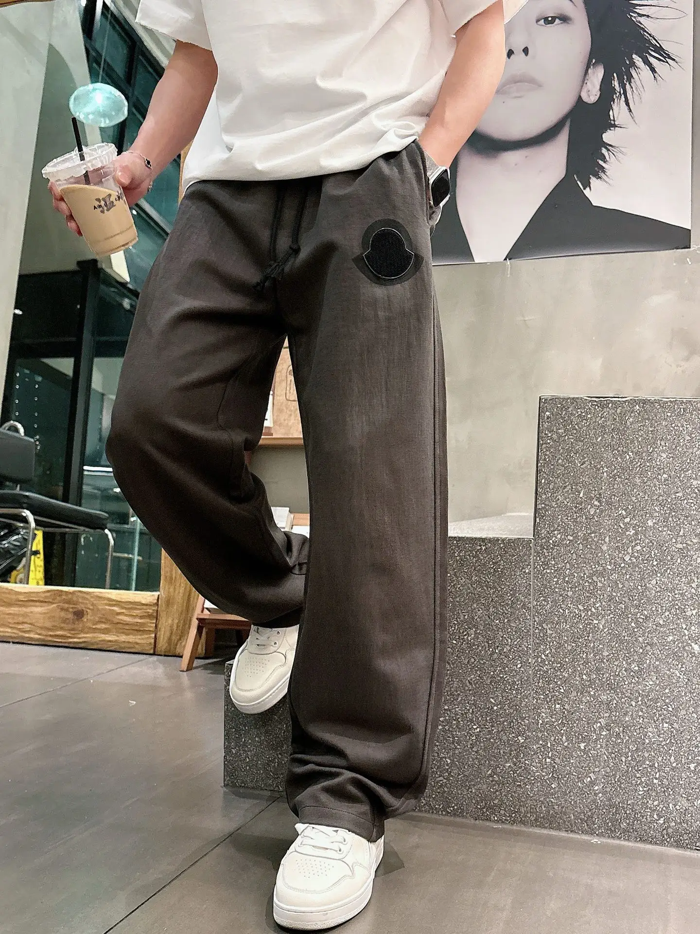 Moncler Logo-Patch Straight-Leg Sweatpants D22514664 — view 9