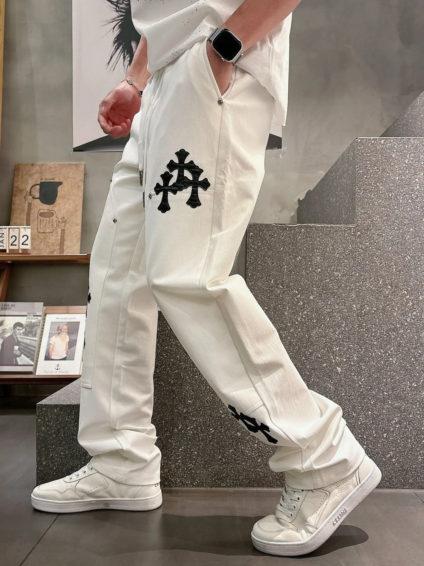 Cross-Patch Appliqué Drawstring Trousers D23514658 — view 2