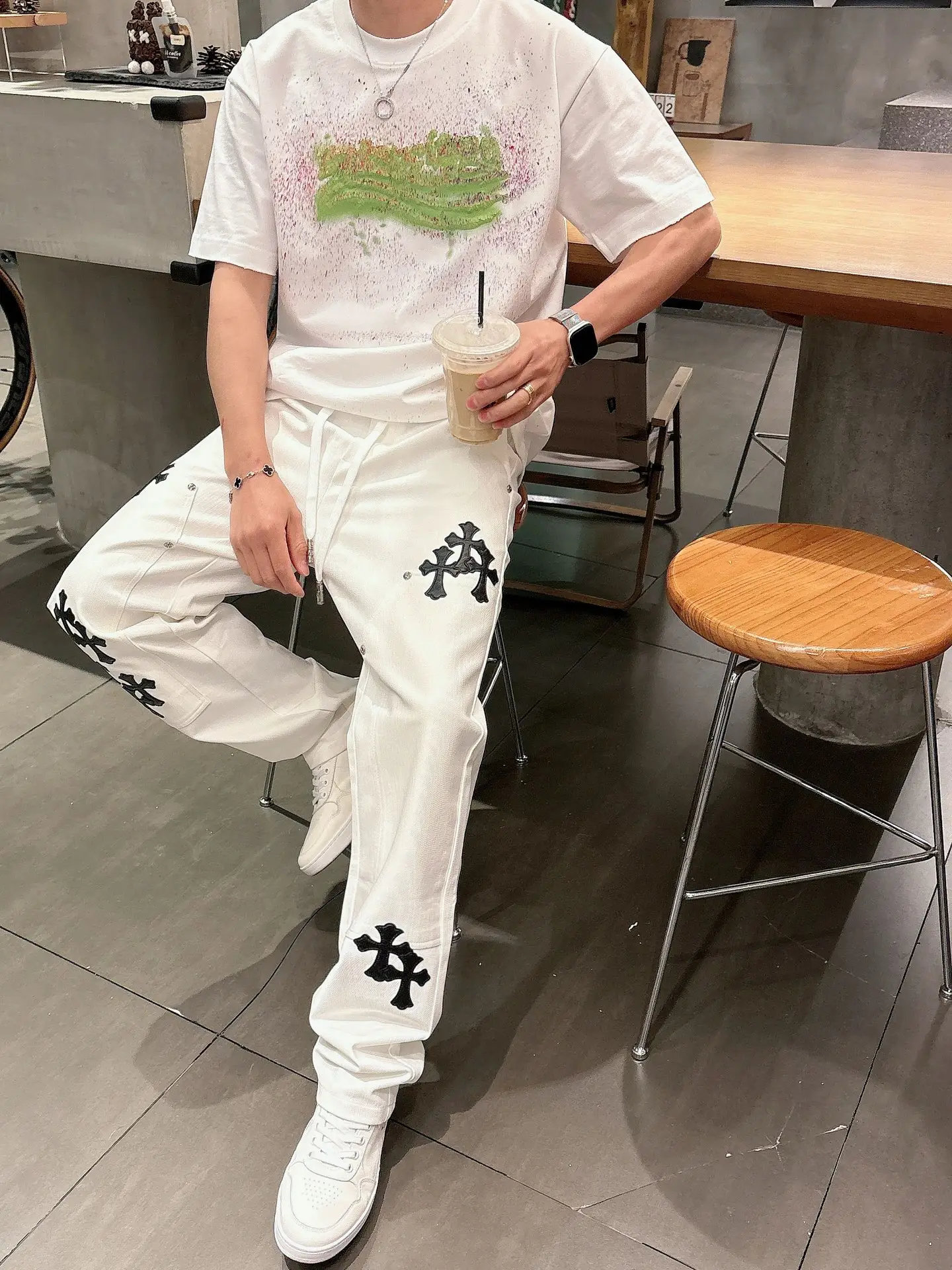 Cross-Patch Appliqué Drawstring Trousers D23514658 — view 7