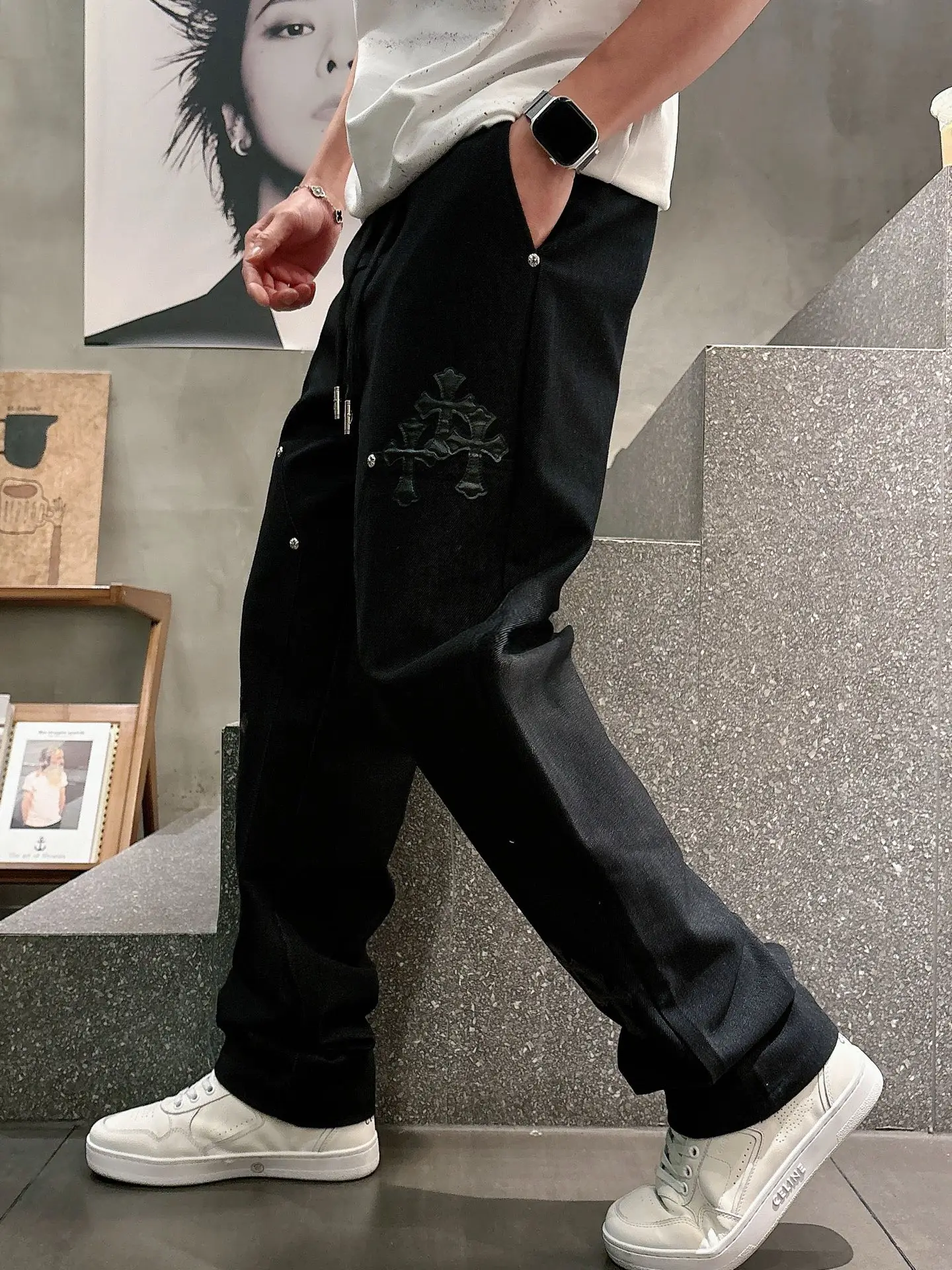 Appliqué Patch Studded Trousers D23514657 — view 2
