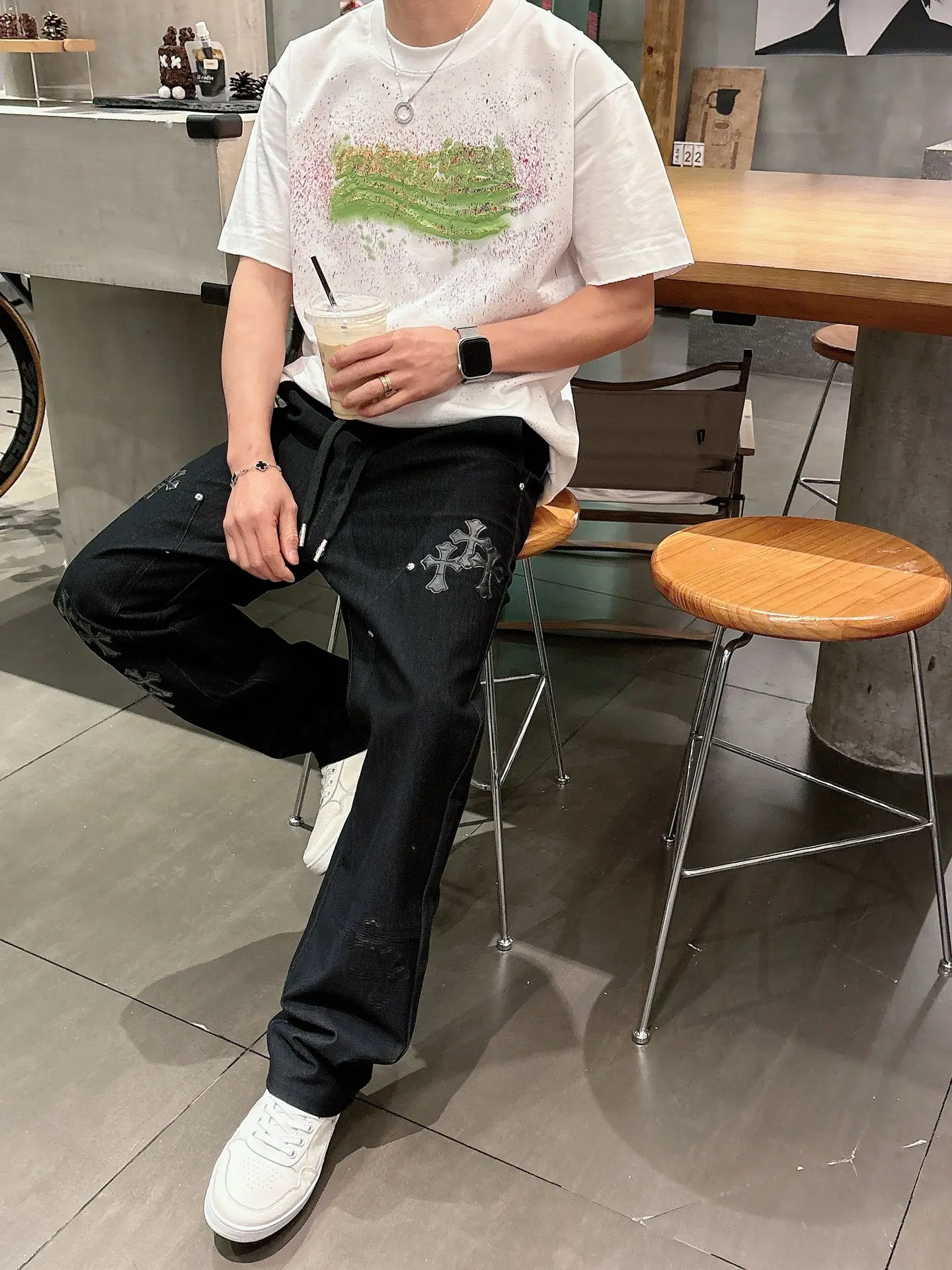 Appliqué Patch Studded Trousers D23514657 — view 8