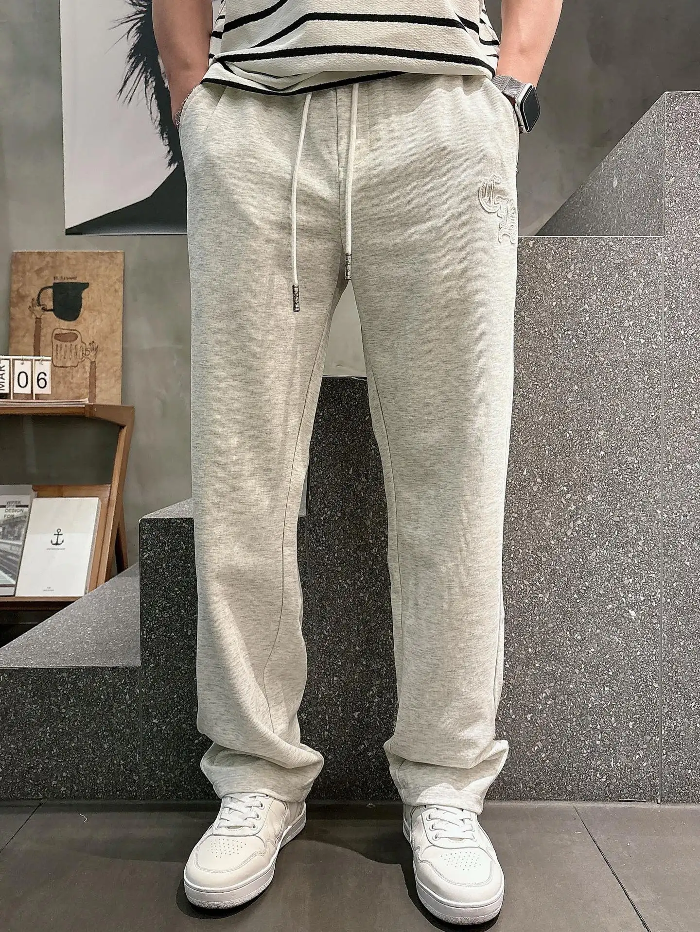 Logo Patch Straight-Leg Sweatpants D22013348