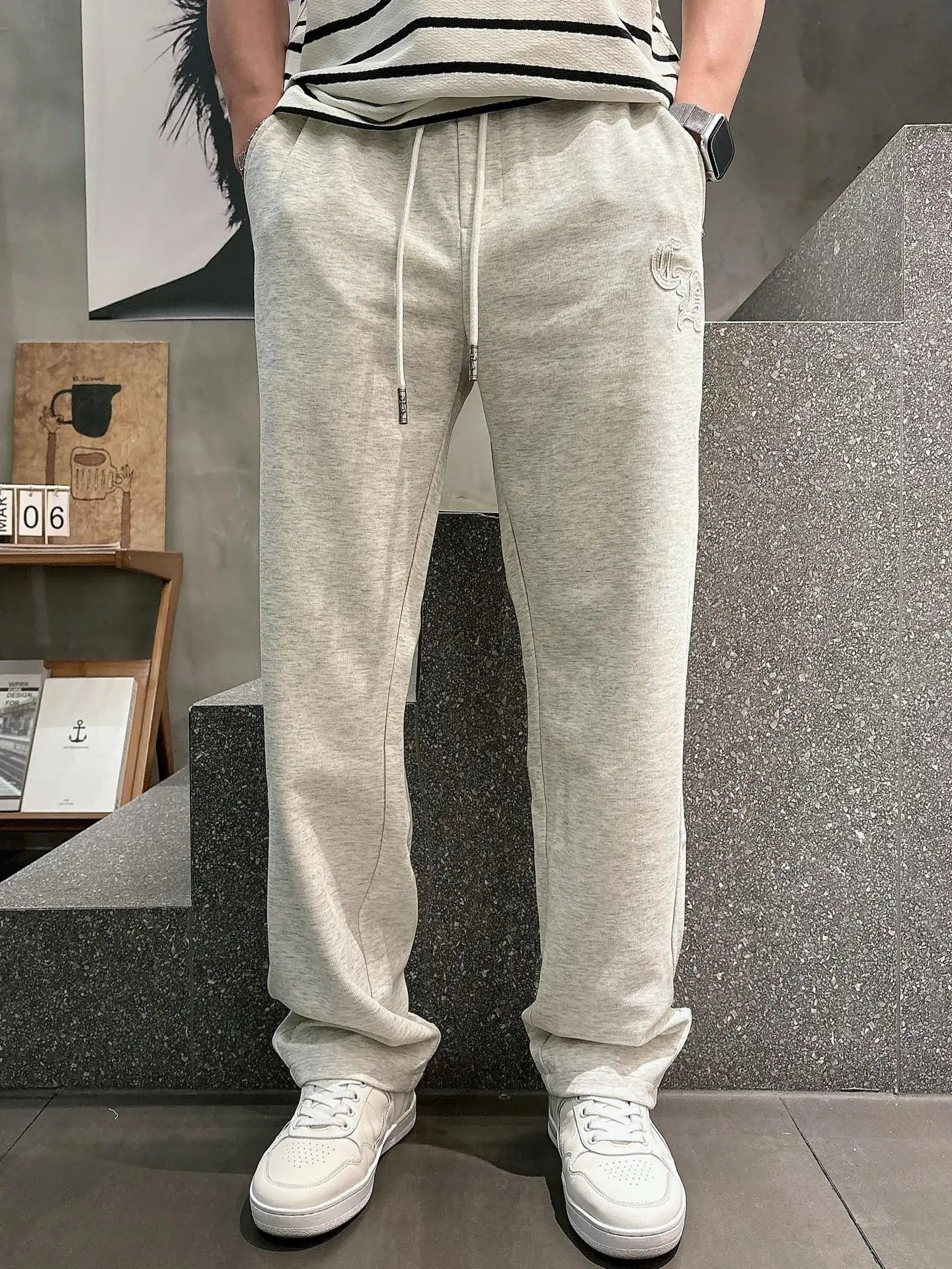 Logo Patch Straight-Leg Sweatpants D22013348