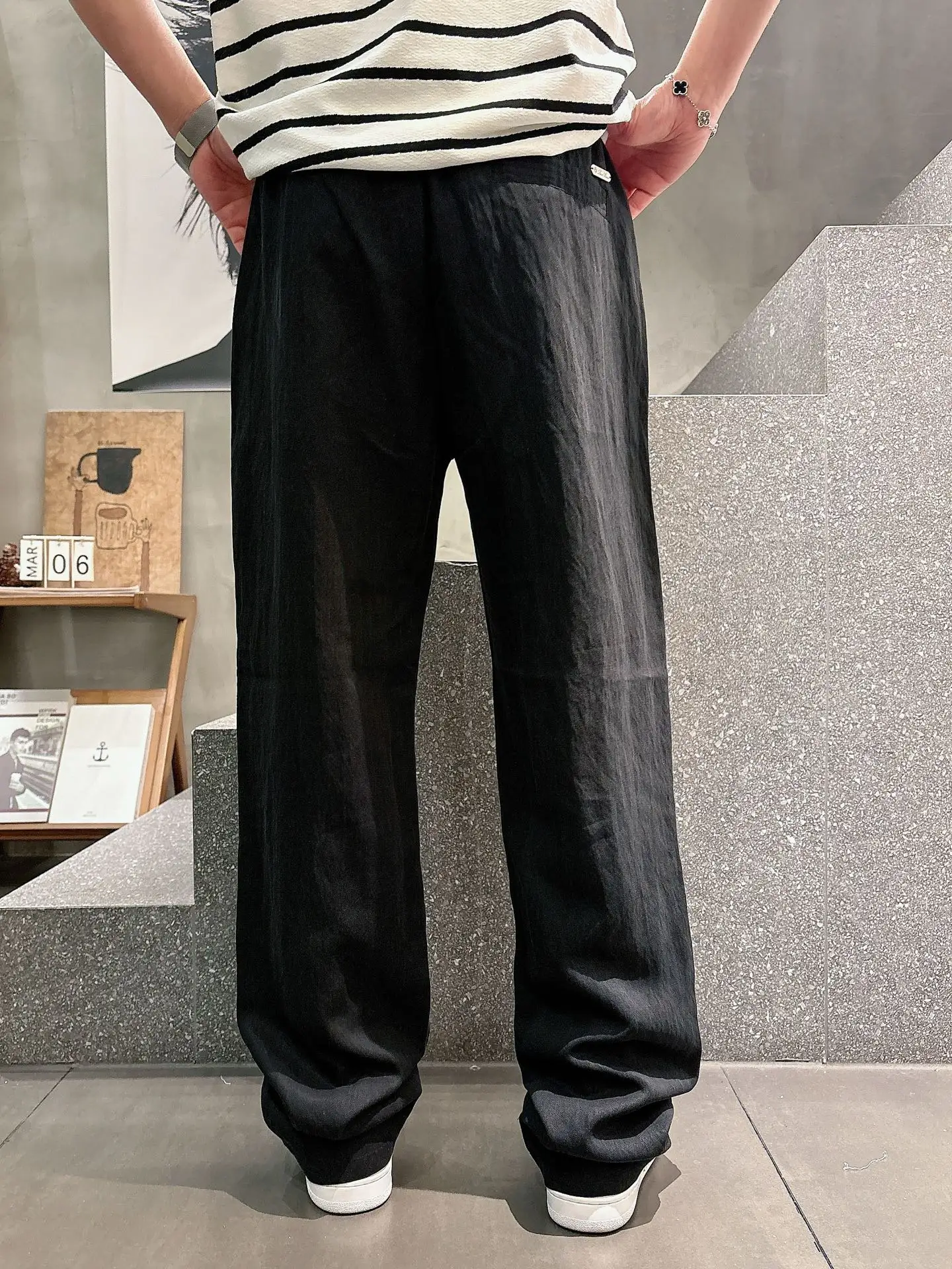 Embroidered Logo Drawstring Casual Trousers D23513343 — view 6