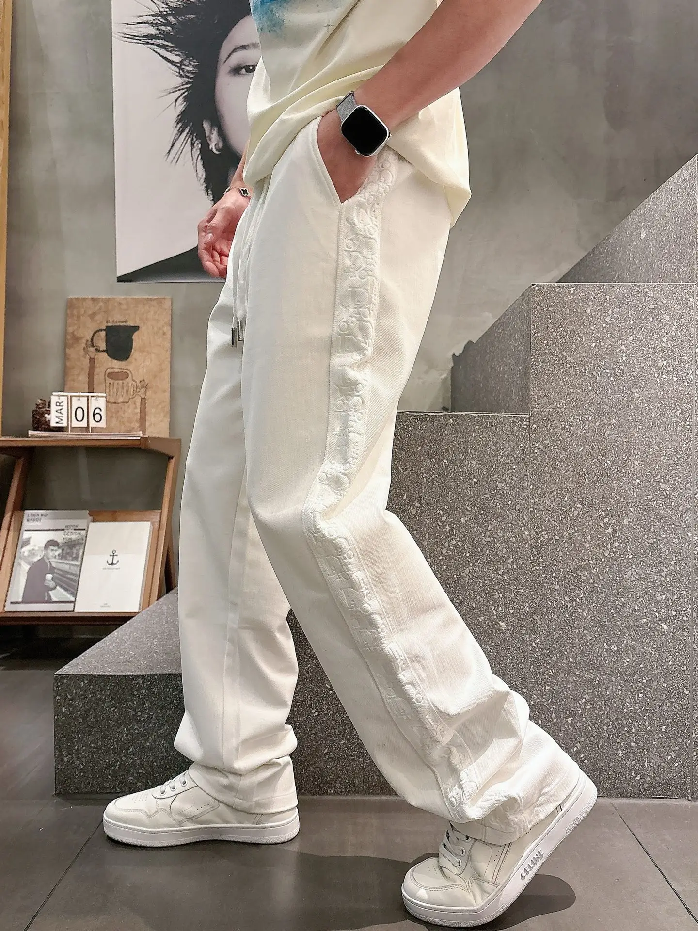 Logo-Jacquard Taped Casual Trousers D23513336 — view 2