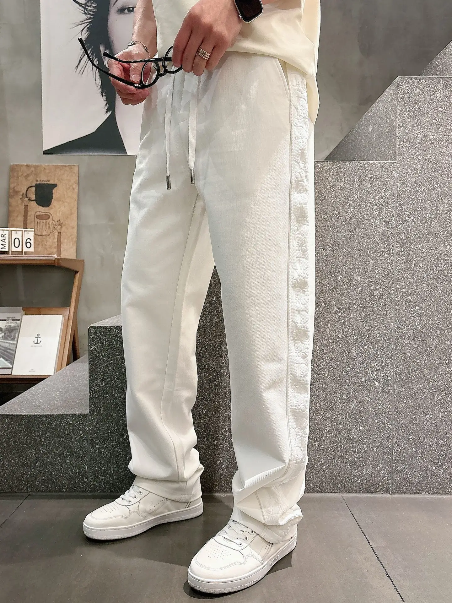 Logo-Jacquard Taped Casual Trousers D23513336 — view 7