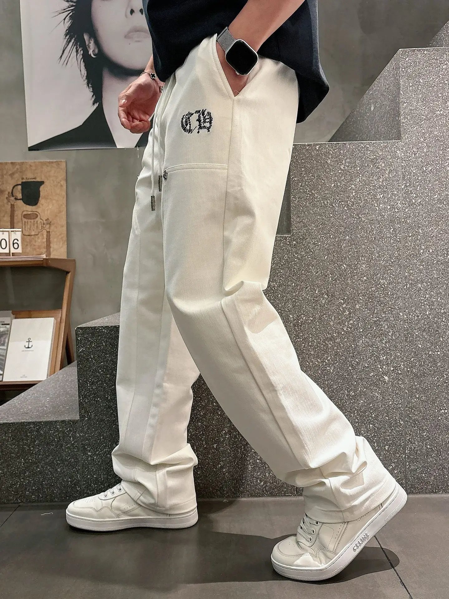 Embroidered Logo Straight-Leg Sweatpants D23013338 — view 2