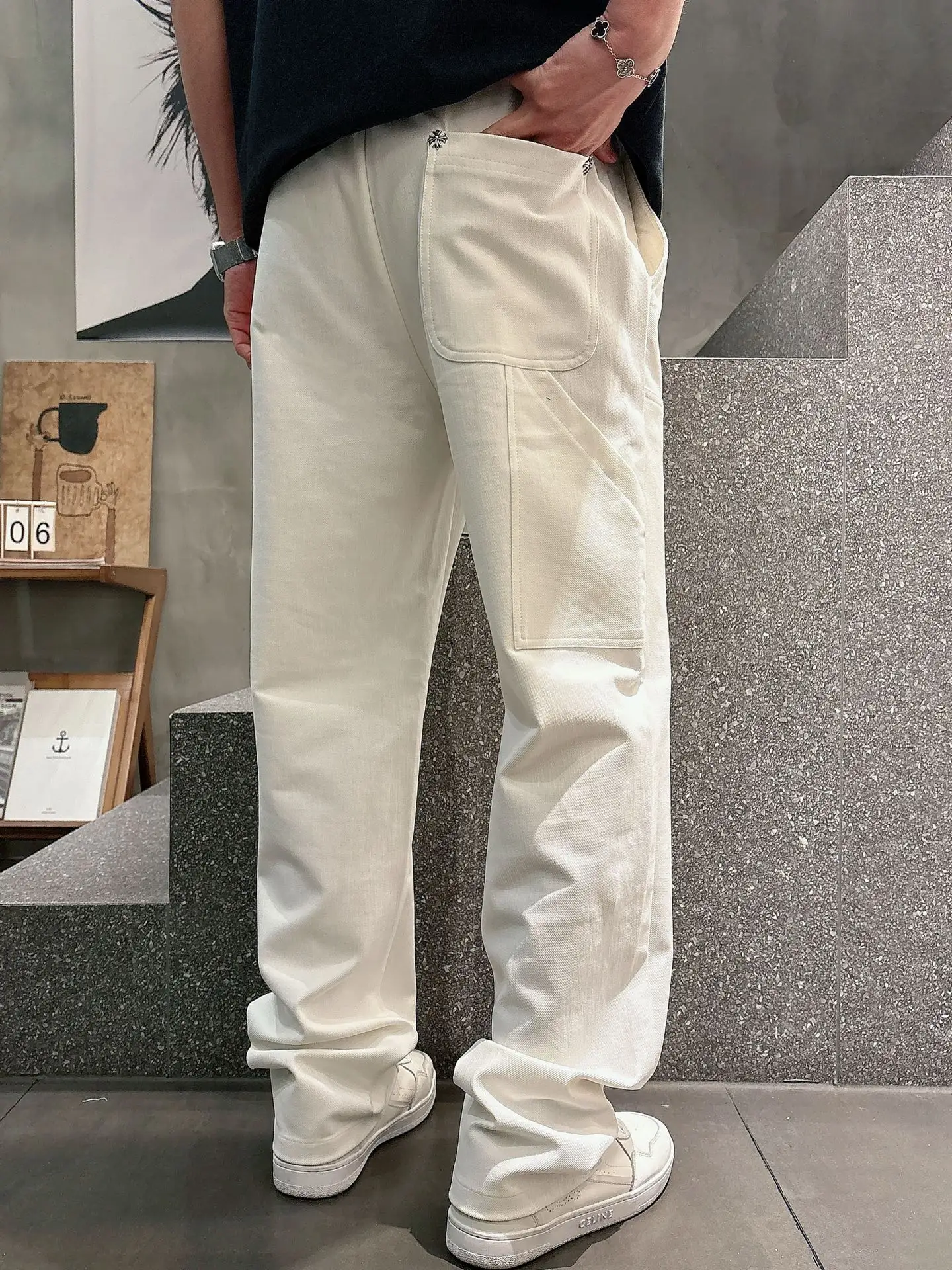 Embroidered Logo Straight-Leg Sweatpants D23013338 — view 3