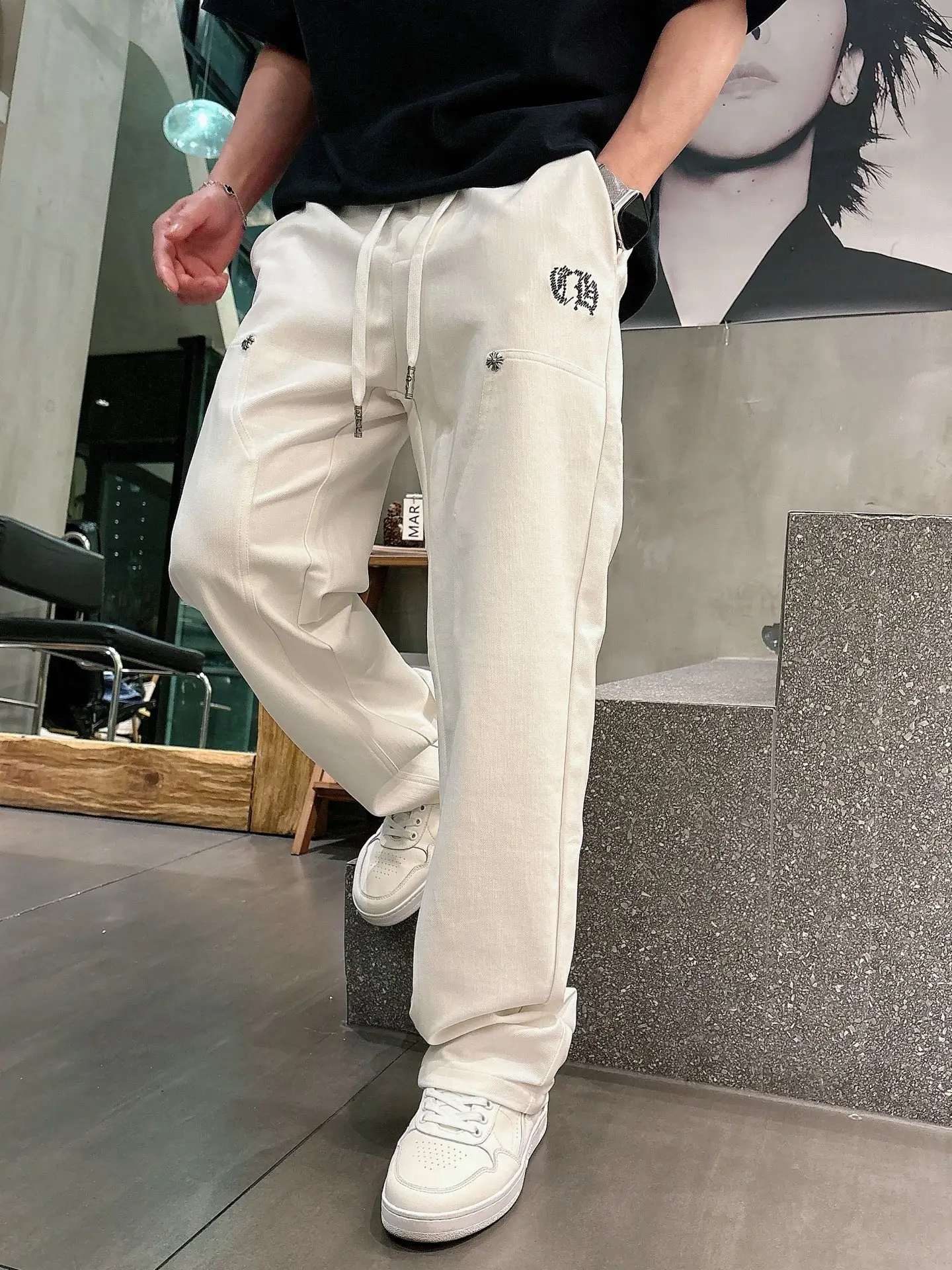 Embroidered Logo Straight-Leg Sweatpants D23013338 — view 6