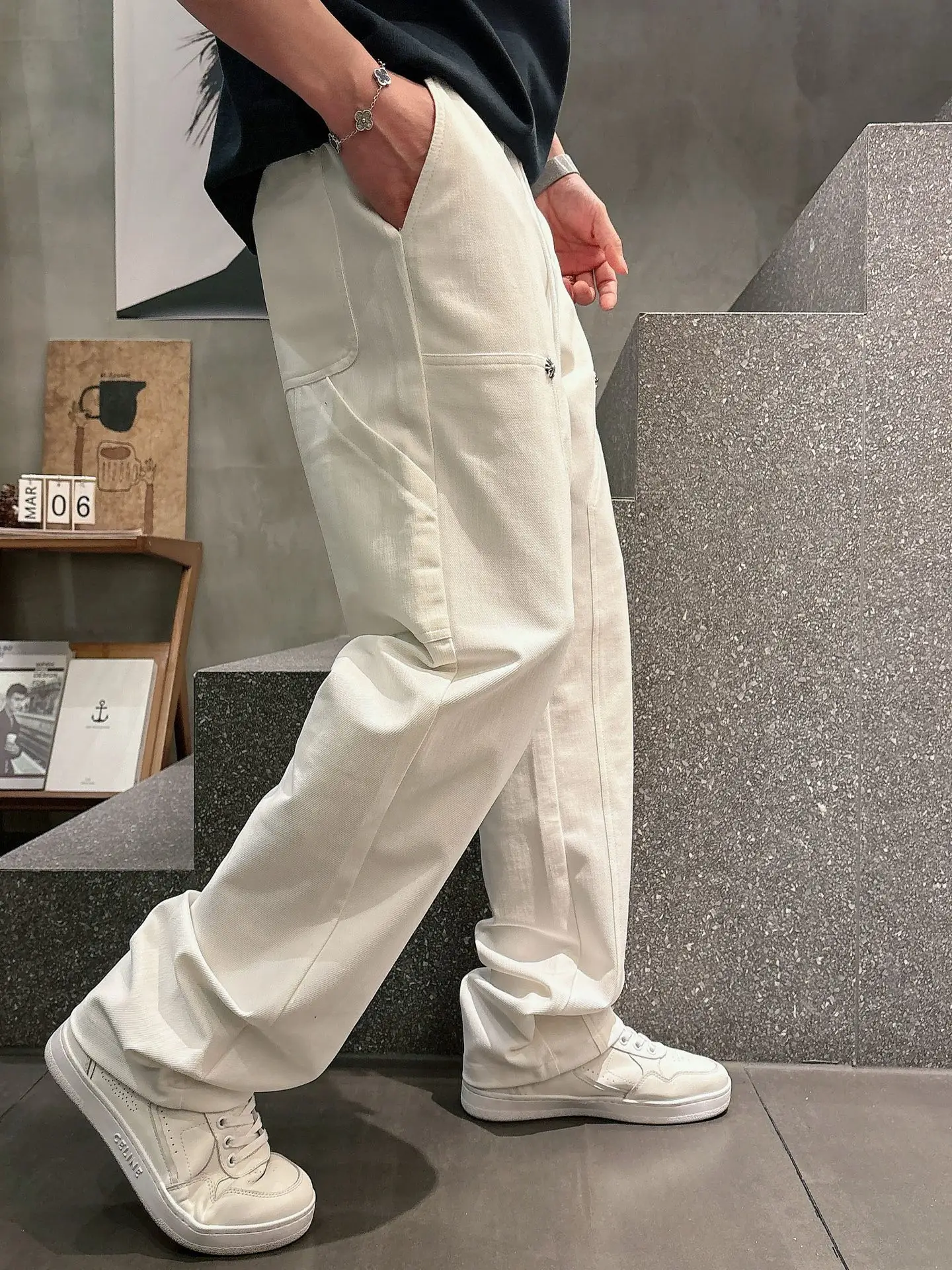 Embroidered Logo Straight-Leg Sweatpants D23013338 — view 7