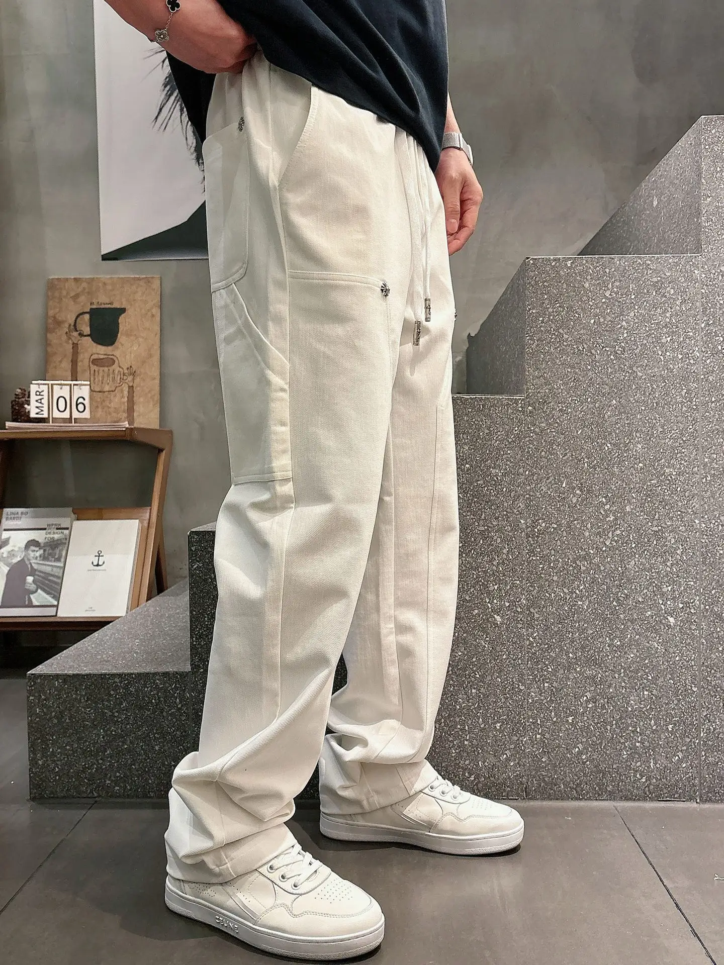 Embroidered Logo Straight-Leg Sweatpants D23013338 — view 9