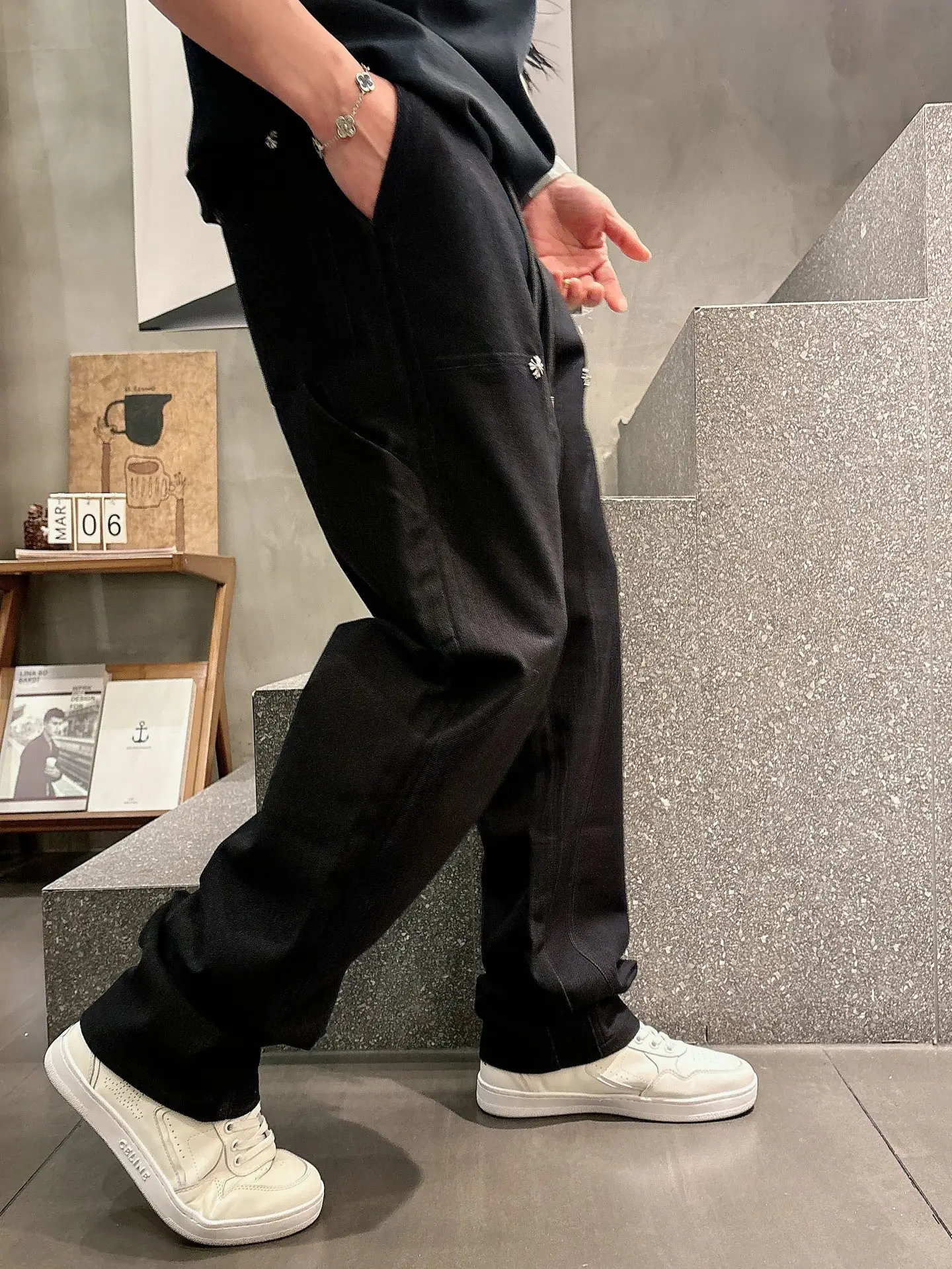 Embroidered Logo Drawstring Trousers D23013339 — view 3