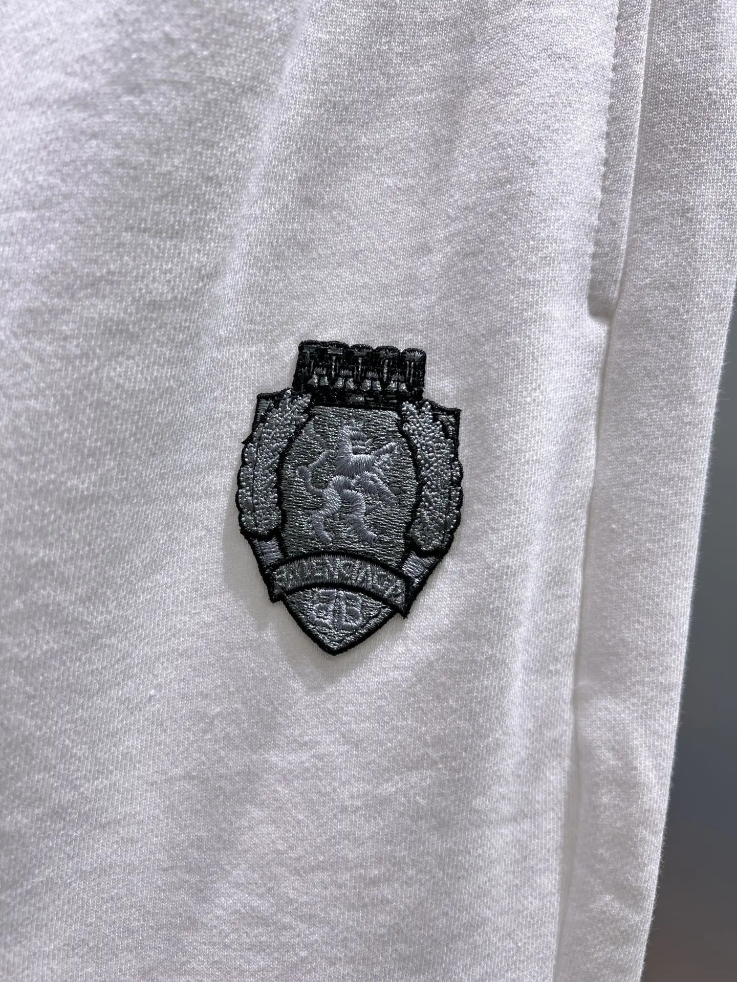 Embroidered Patch Cotton-Jersey Shorts D20012434 — view 7