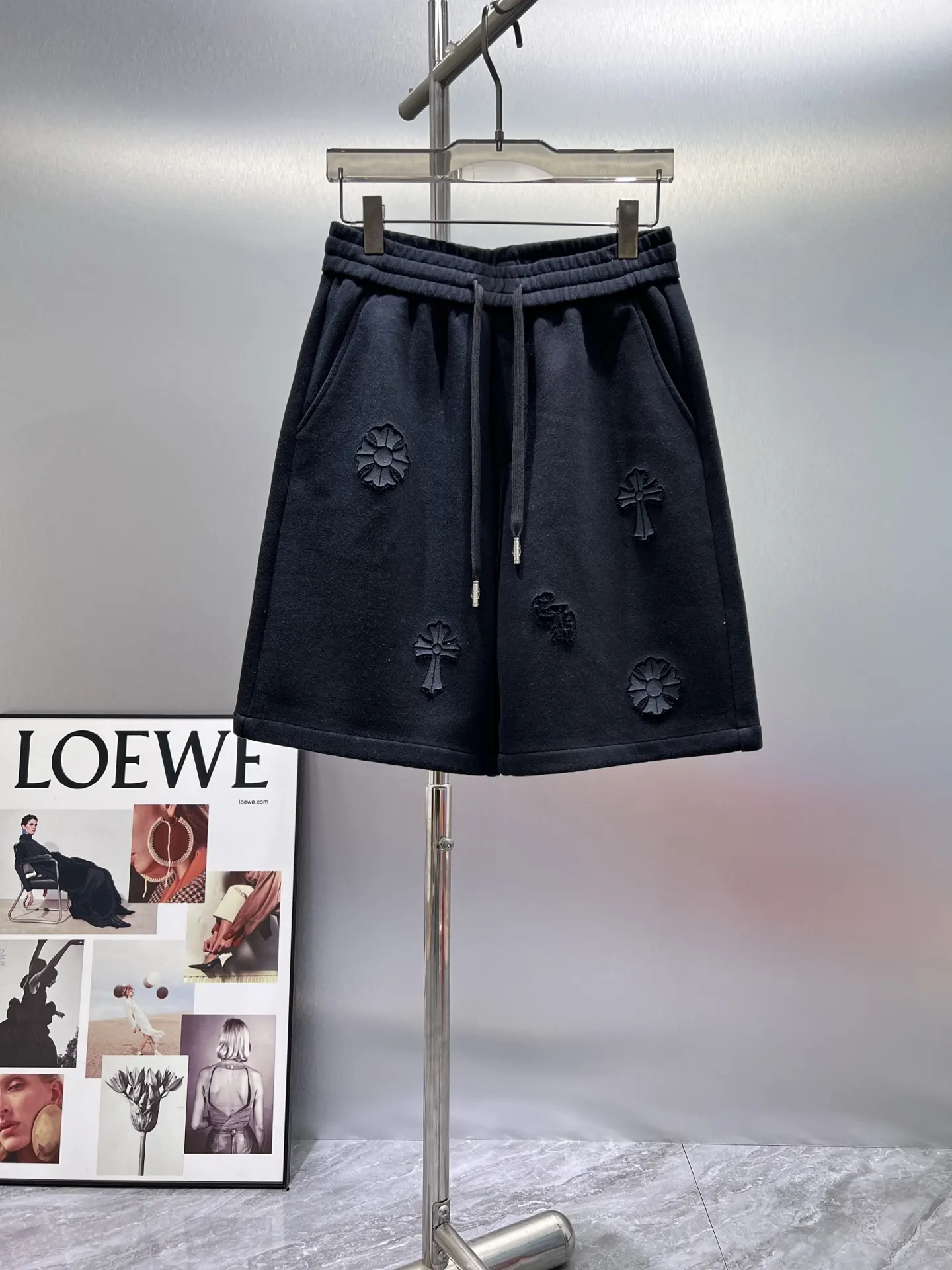 Laser-Cut Logo Appliqué Sweat Shorts D21012423