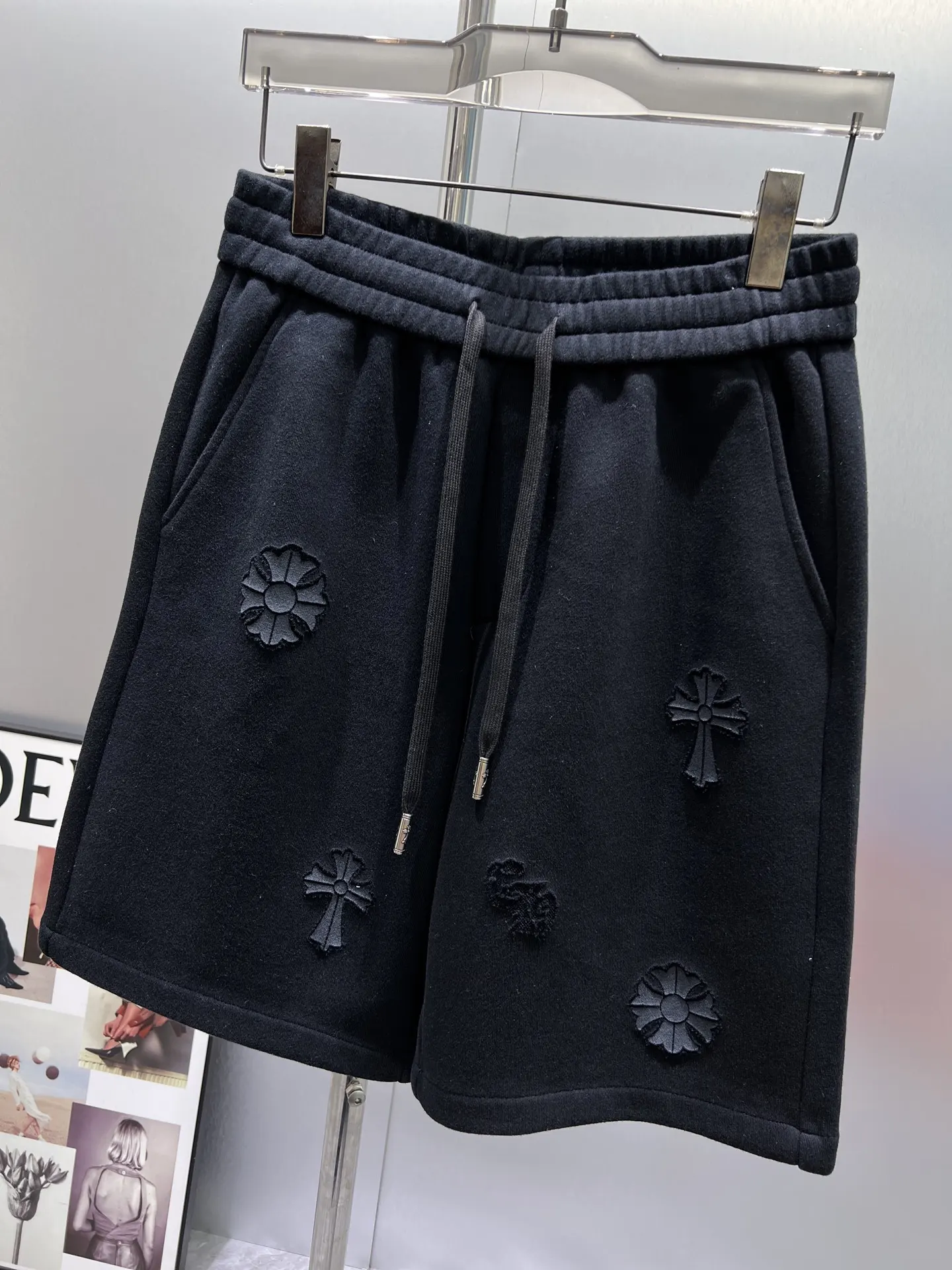 Laser-Cut Logo Appliqué Sweat Shorts D21012423 — view 5