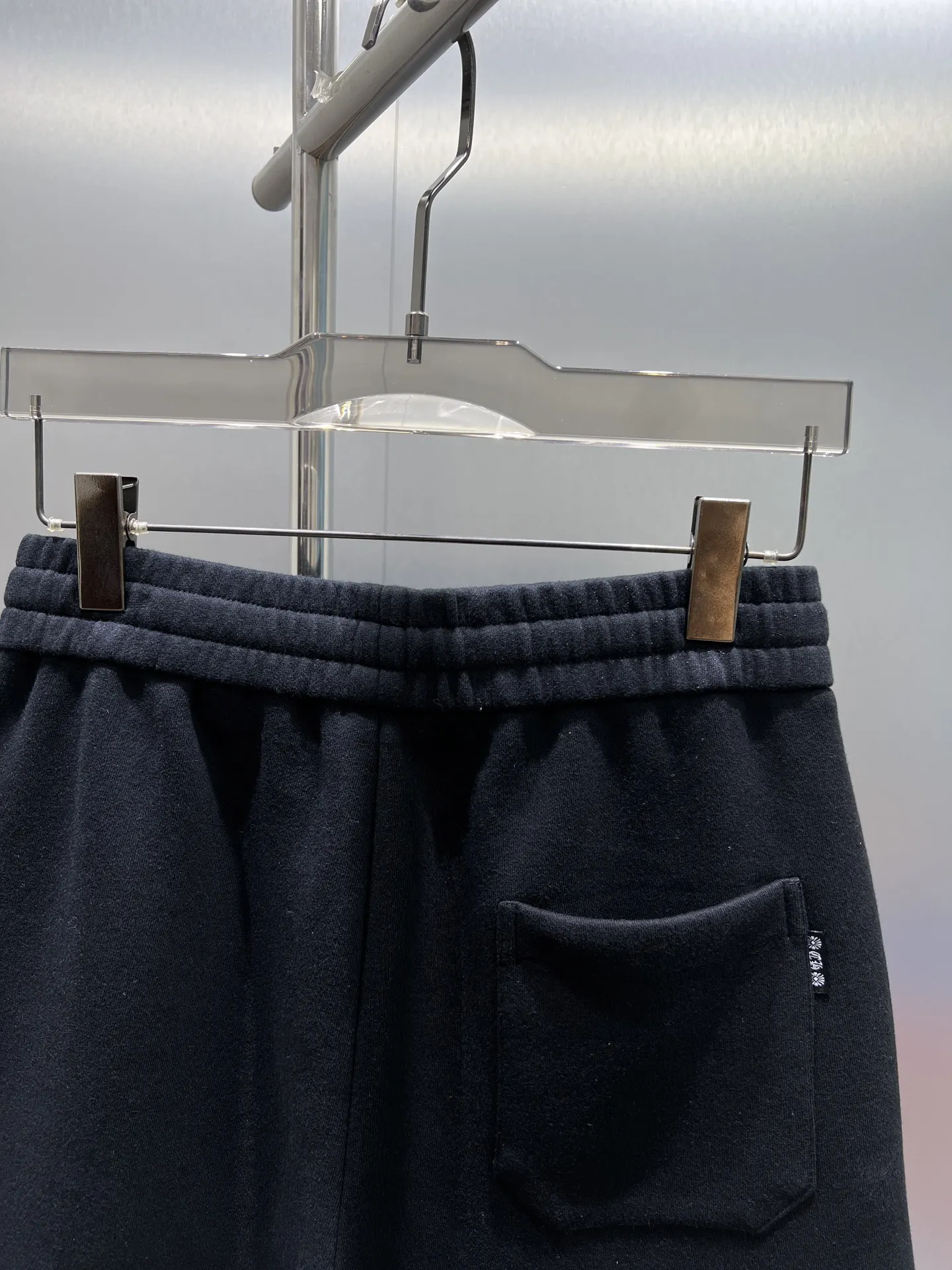 Laser-Cut Logo Appliqué Sweat Shorts D21012423 — view 7